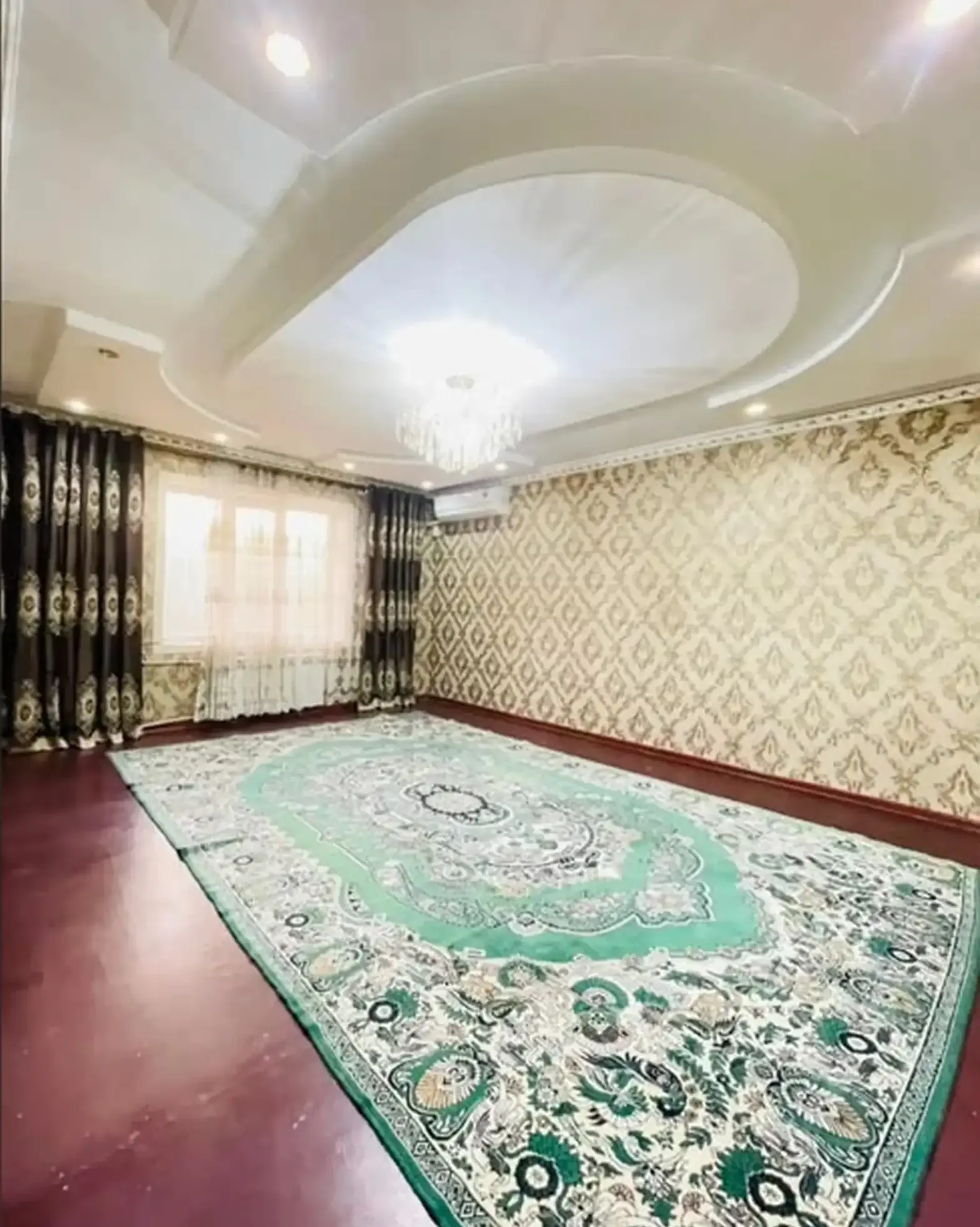5-комн. квартира, 2 этаж, 140м², Шохмансур