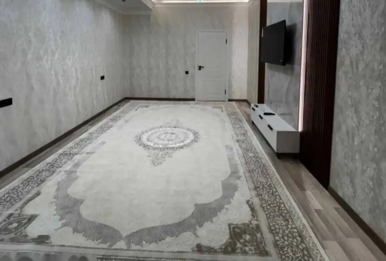2-комн. квартира, 12 этаж, 79 м², Шохмансур
