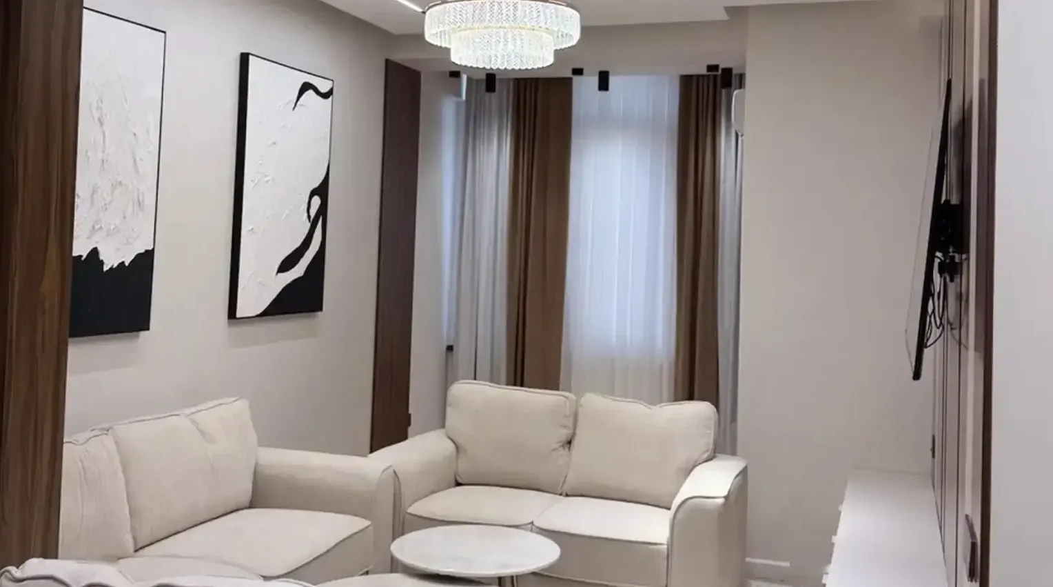 2-комн. квартира, 18 этаж, 57м², Оперка