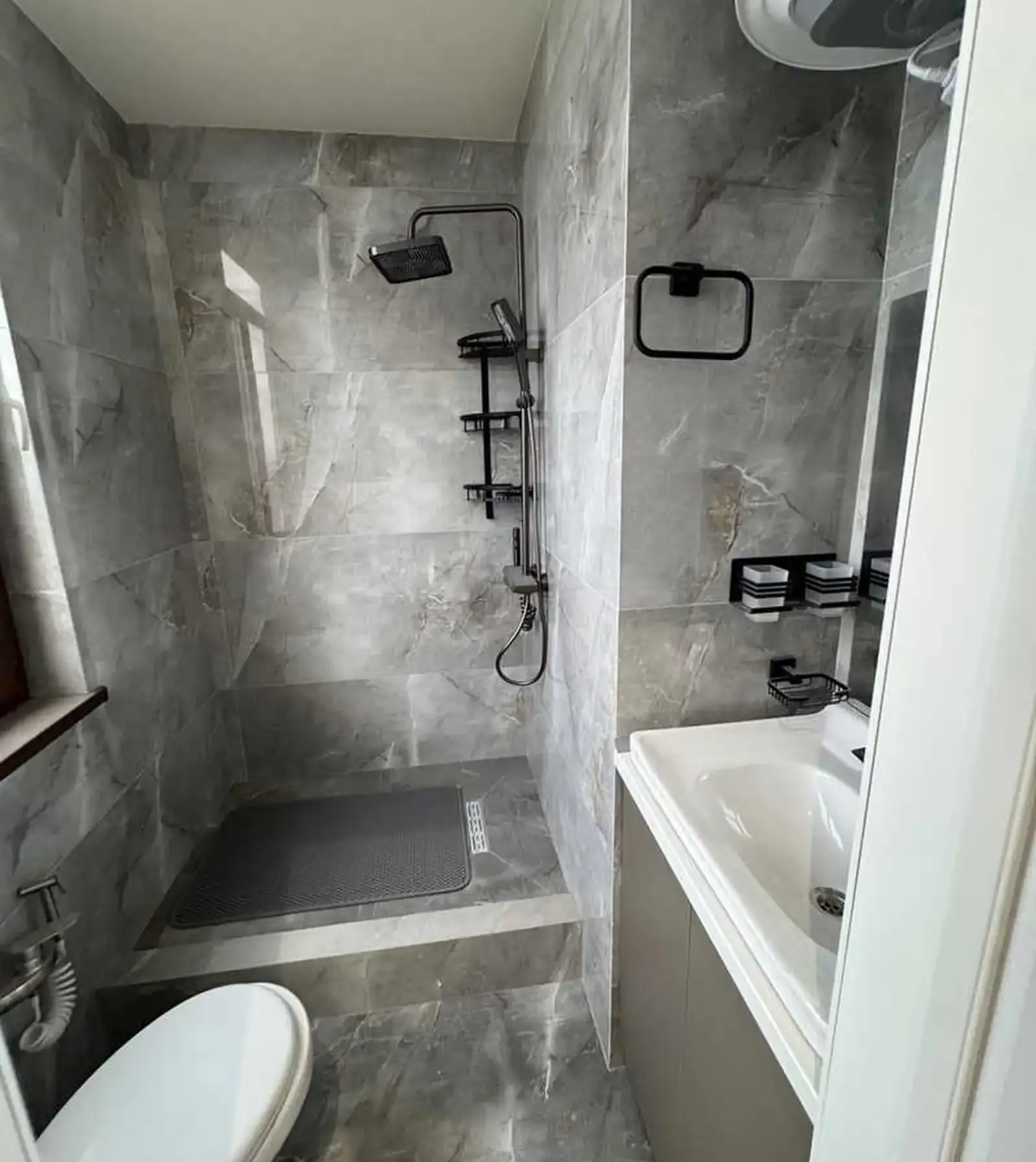 4-комн. квартира, 18 этаж, 130м², Хилтон
