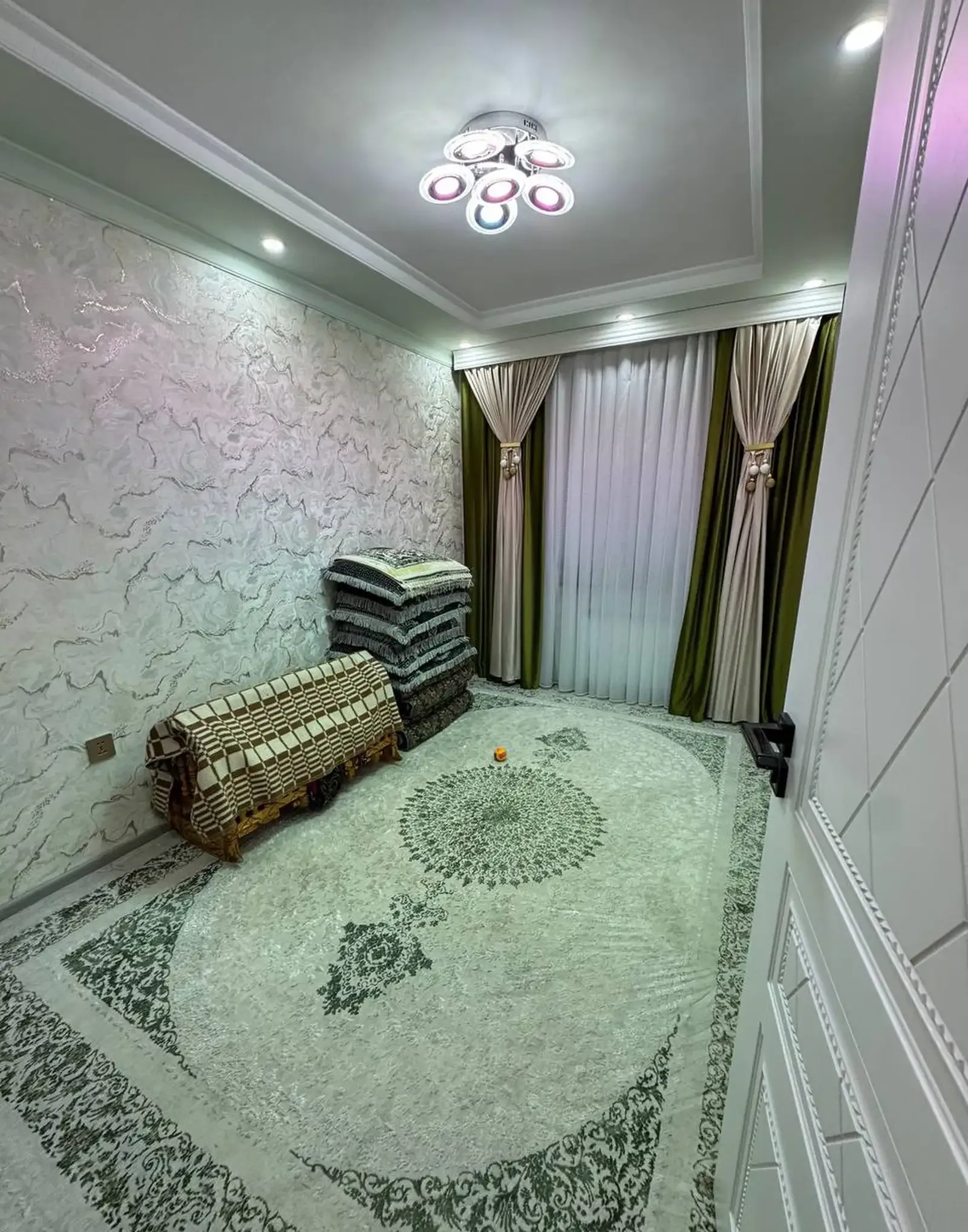 3-комн. квартира, 1 этаж, 53 м², Сино
