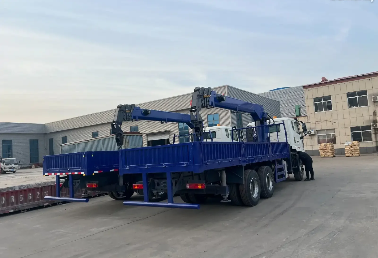 Автокран Howo Sinotruk на заказ