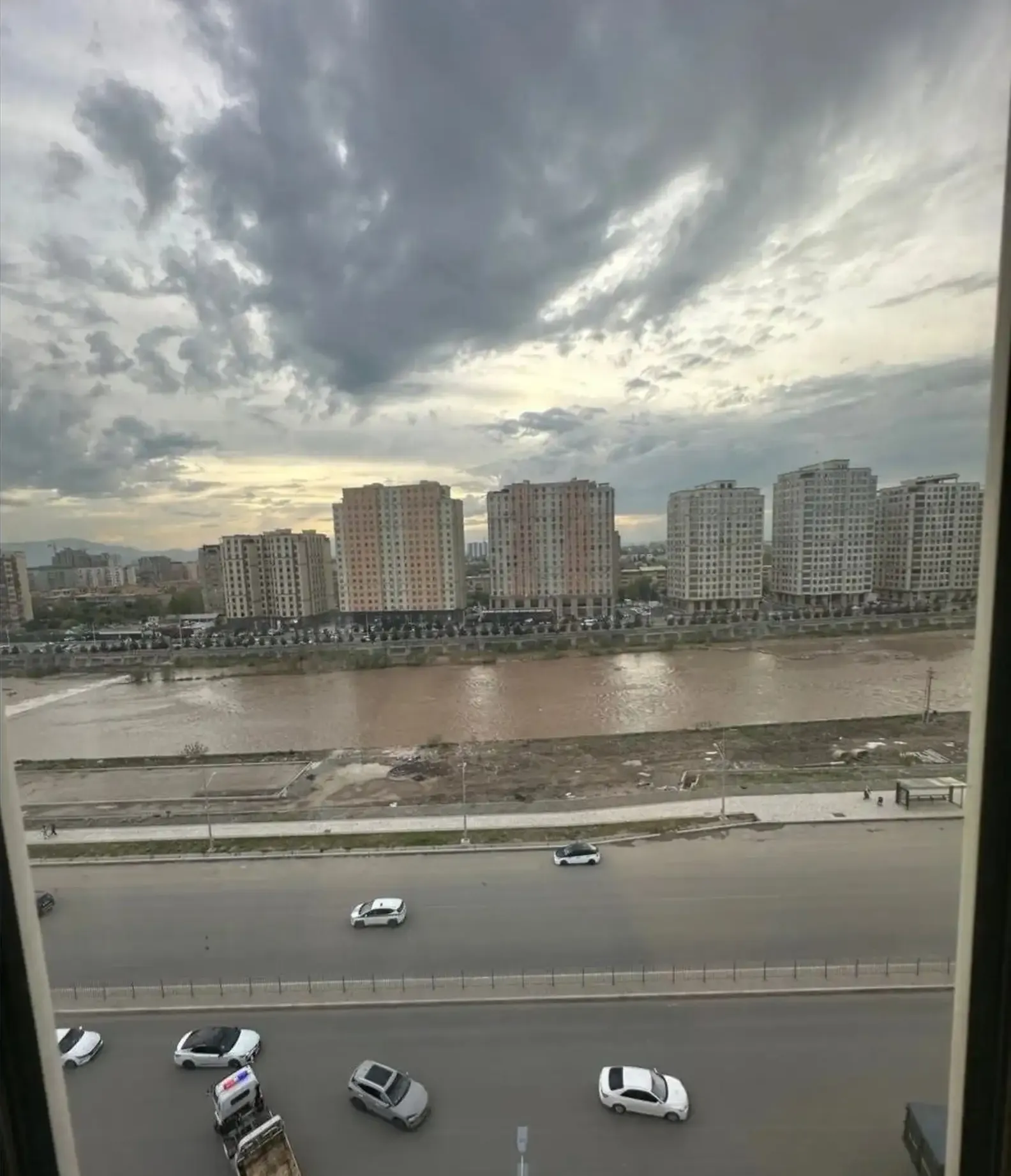 2-комн. квартира, 10 этаж, 62 м², Фирдавси
