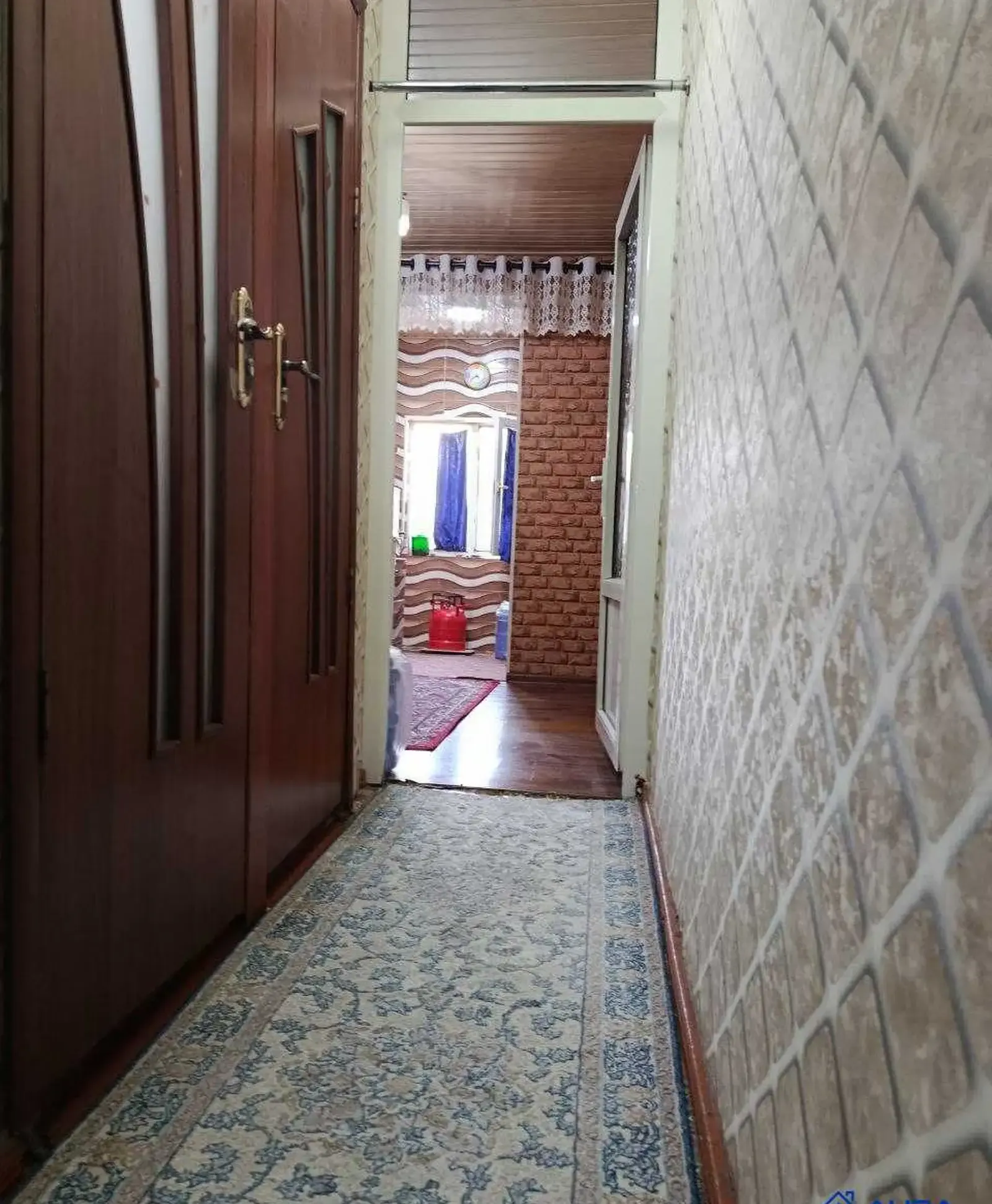 4-комн. квартира, 3 этаж, 80 м², Сино, Испечак