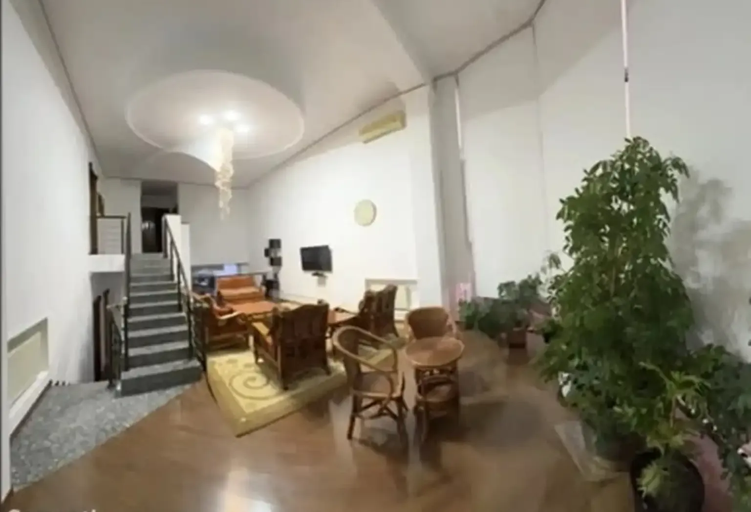 2-этажный, 12 комнатный дом, 450 м², И. Сомони