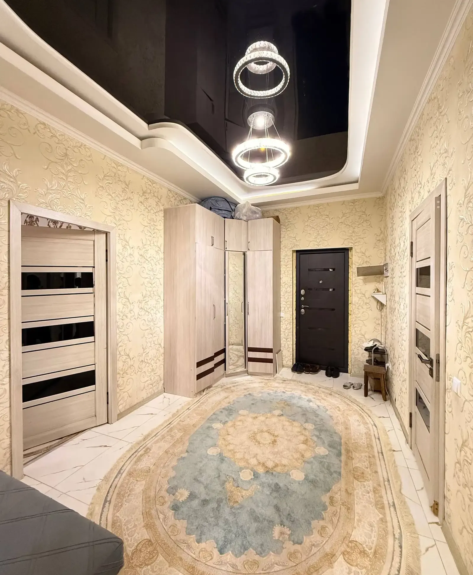 3-комн. квартира, 1 этаж, 85 м²,   102мкр