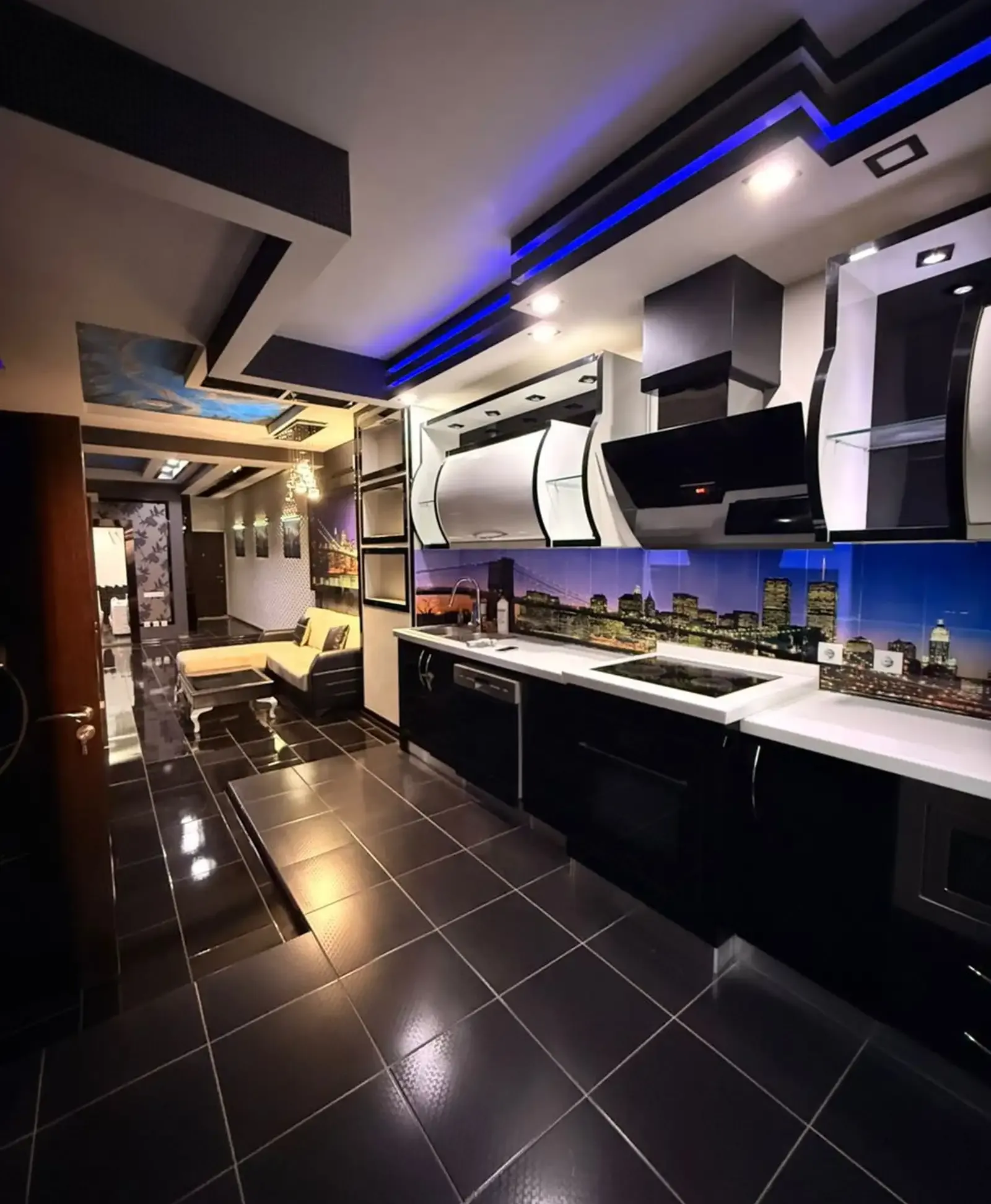 3-комн. квартира, 4 этаж, 138 м², Цирк, Молодежный театр