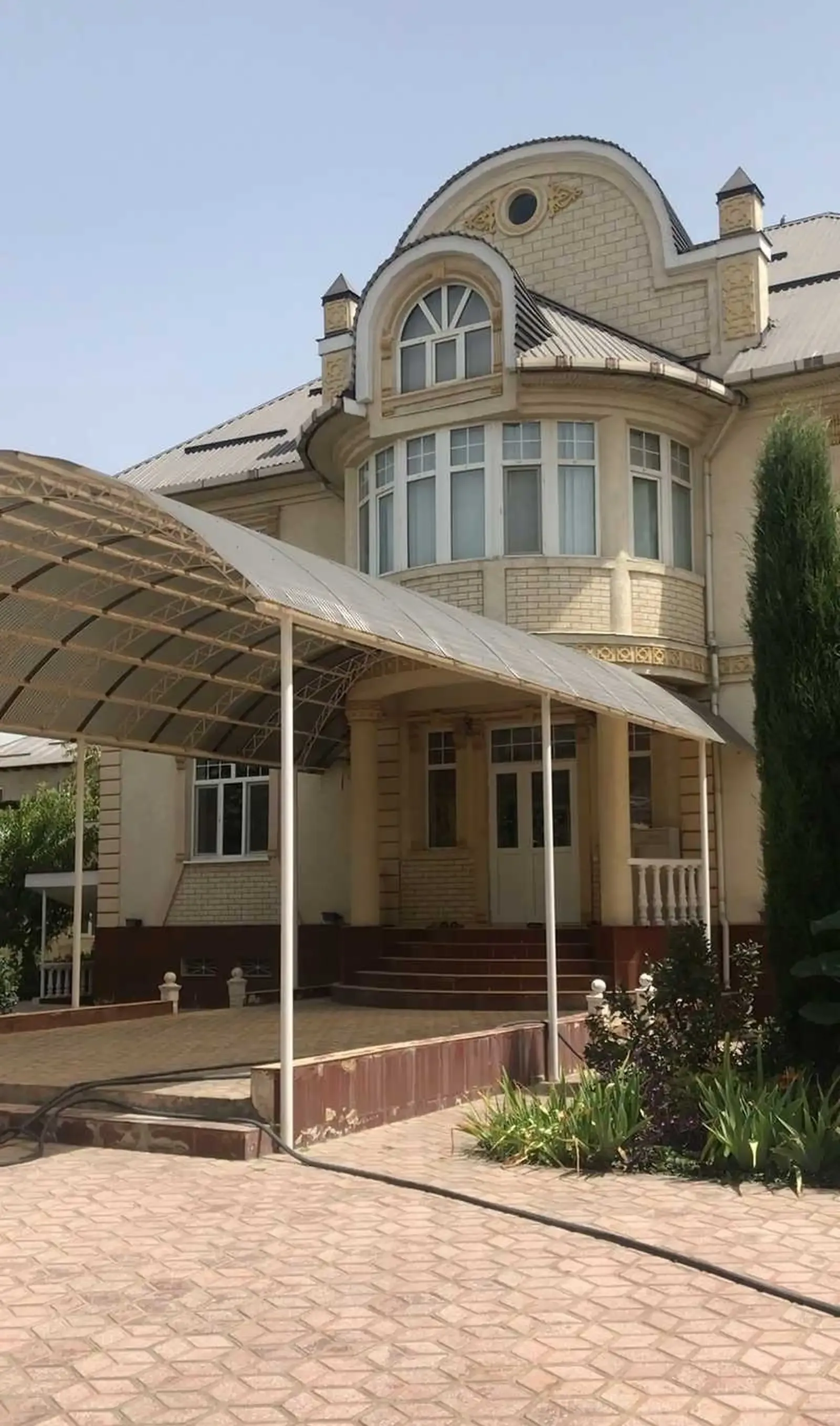 3 этажный, 1-комн. дом, 600 м², Фирдавси