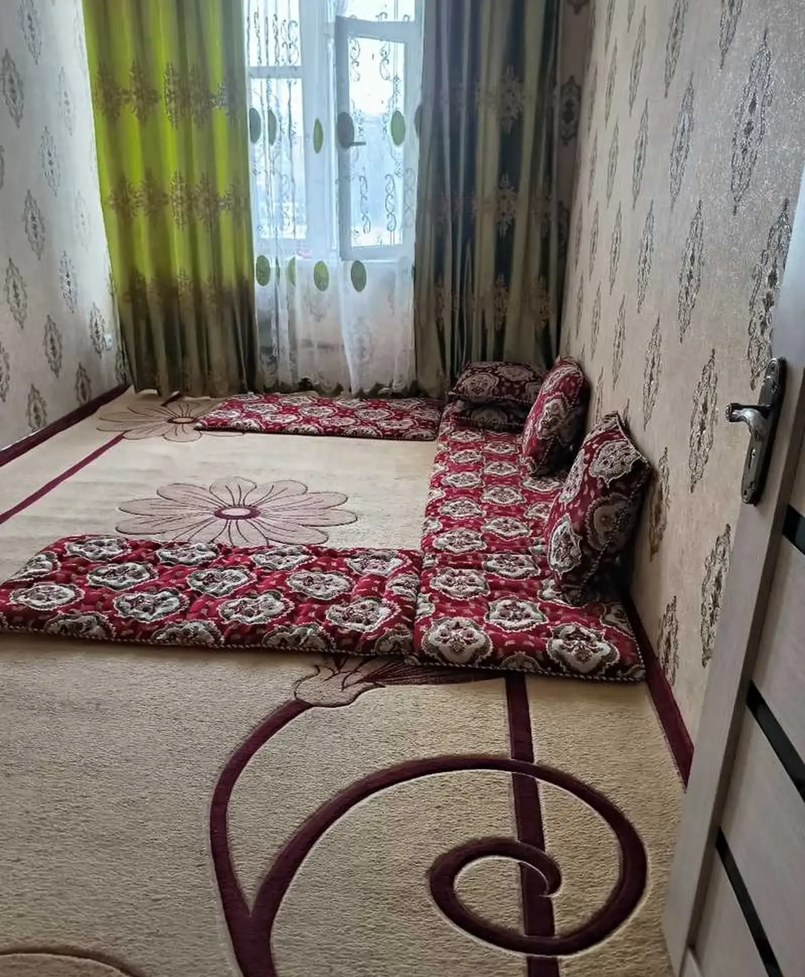 2-комн. квартира, 5 этаж, 40 м², 📍 шаҳри Душанбе, ноҳияи Сино, маҳаллаи Зарнисор, назди таксиҳои Регар