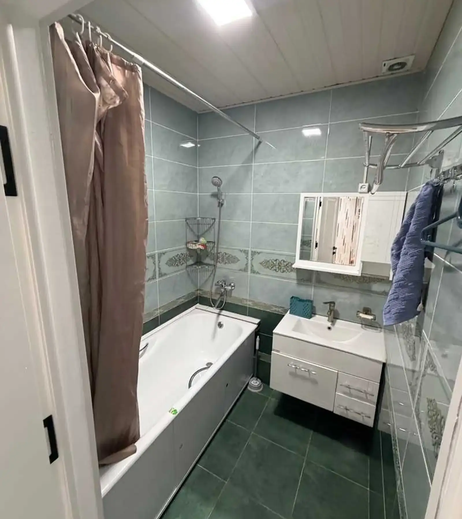 2-комн. квартира, 6 этаж, 77м², 112мкр