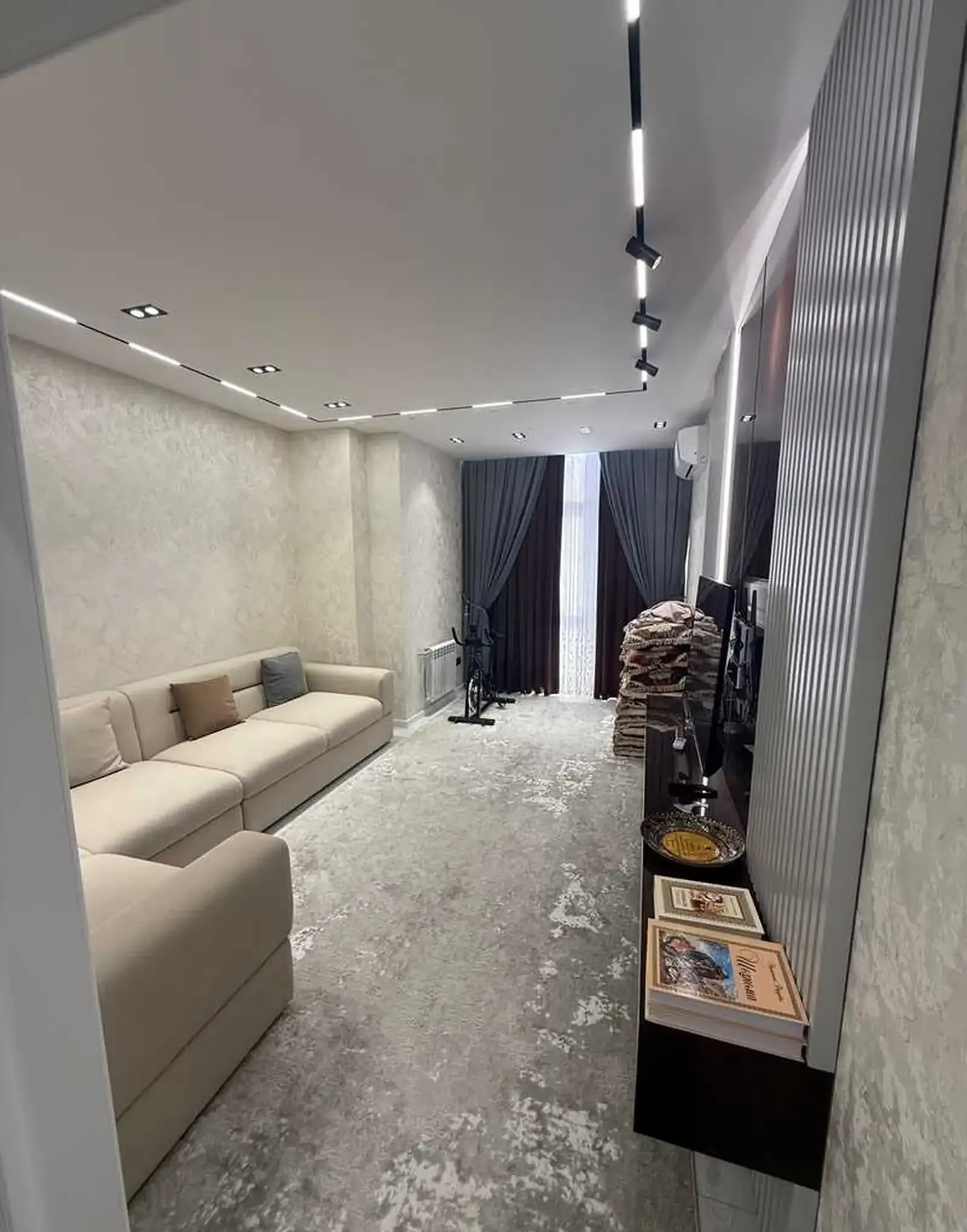 2-комн. квартира, 8 этаж, 90м², Овир
