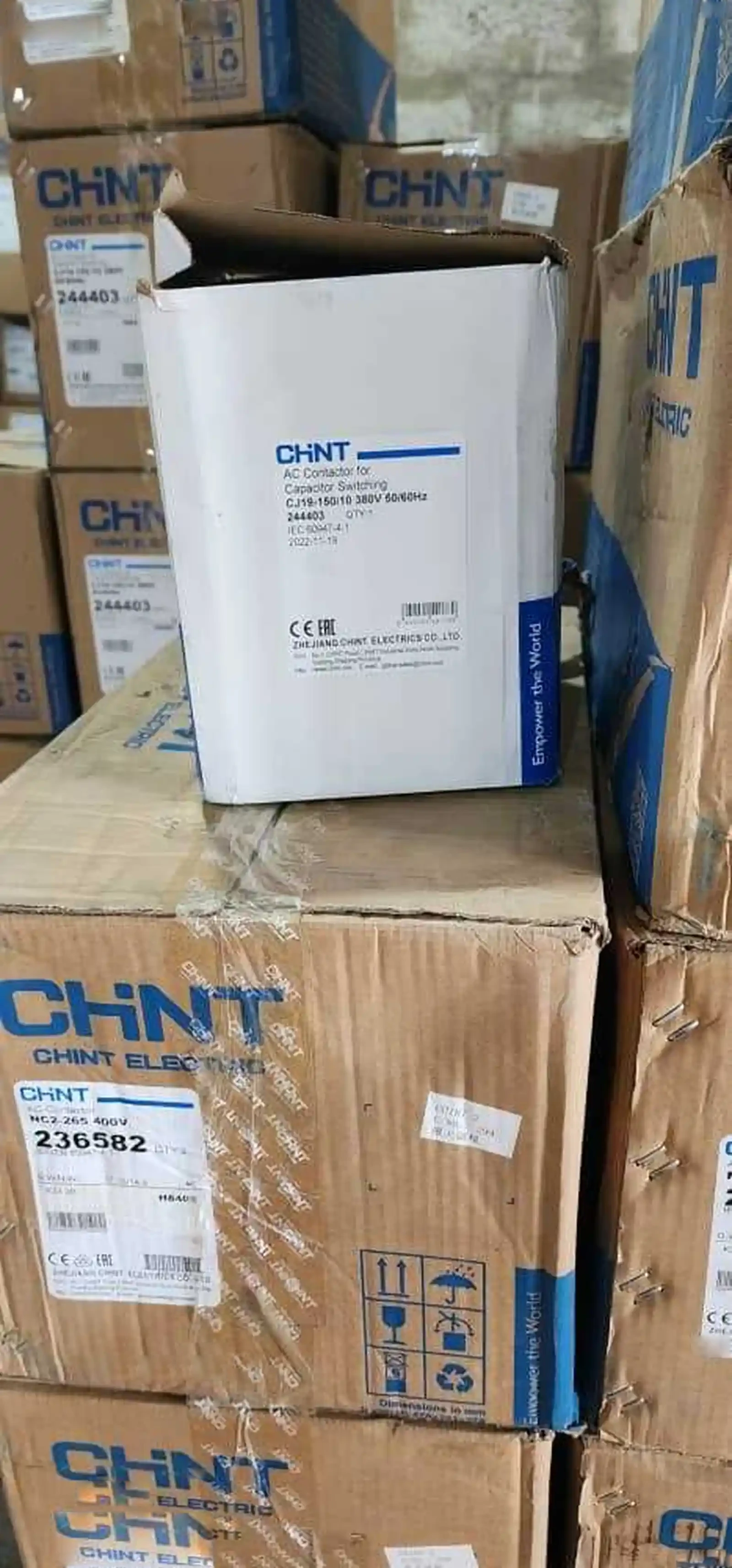 Конденсаторный контактор CJ19-150/10 220V 50/60Hz