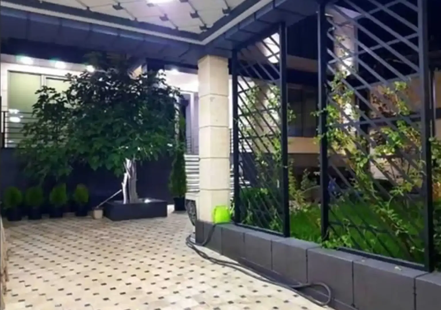 2-этажный, 12 комнатный дом, 600 м², Шохмансур