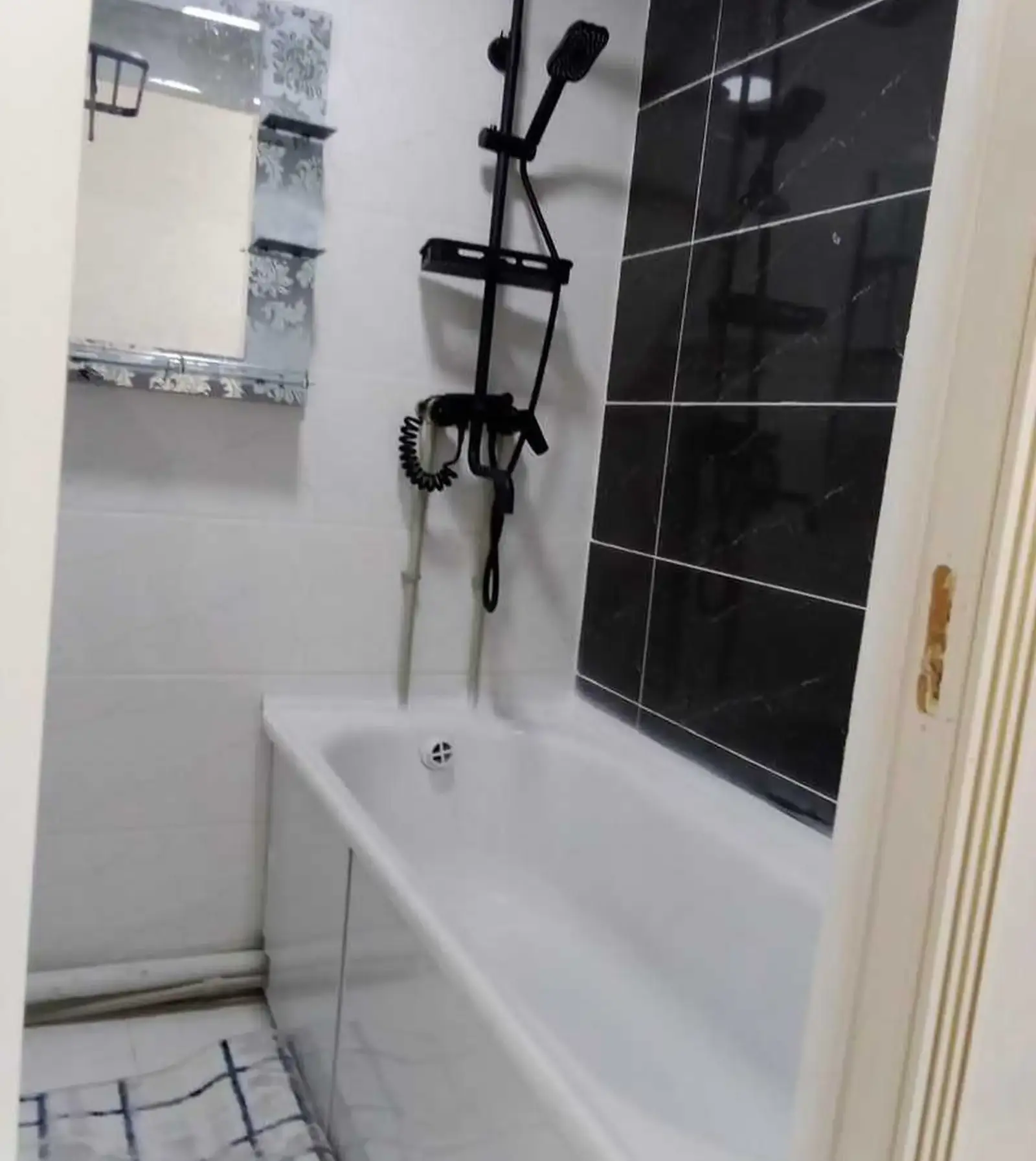 2-комн. квартира, 5 этаж, 65м², сино