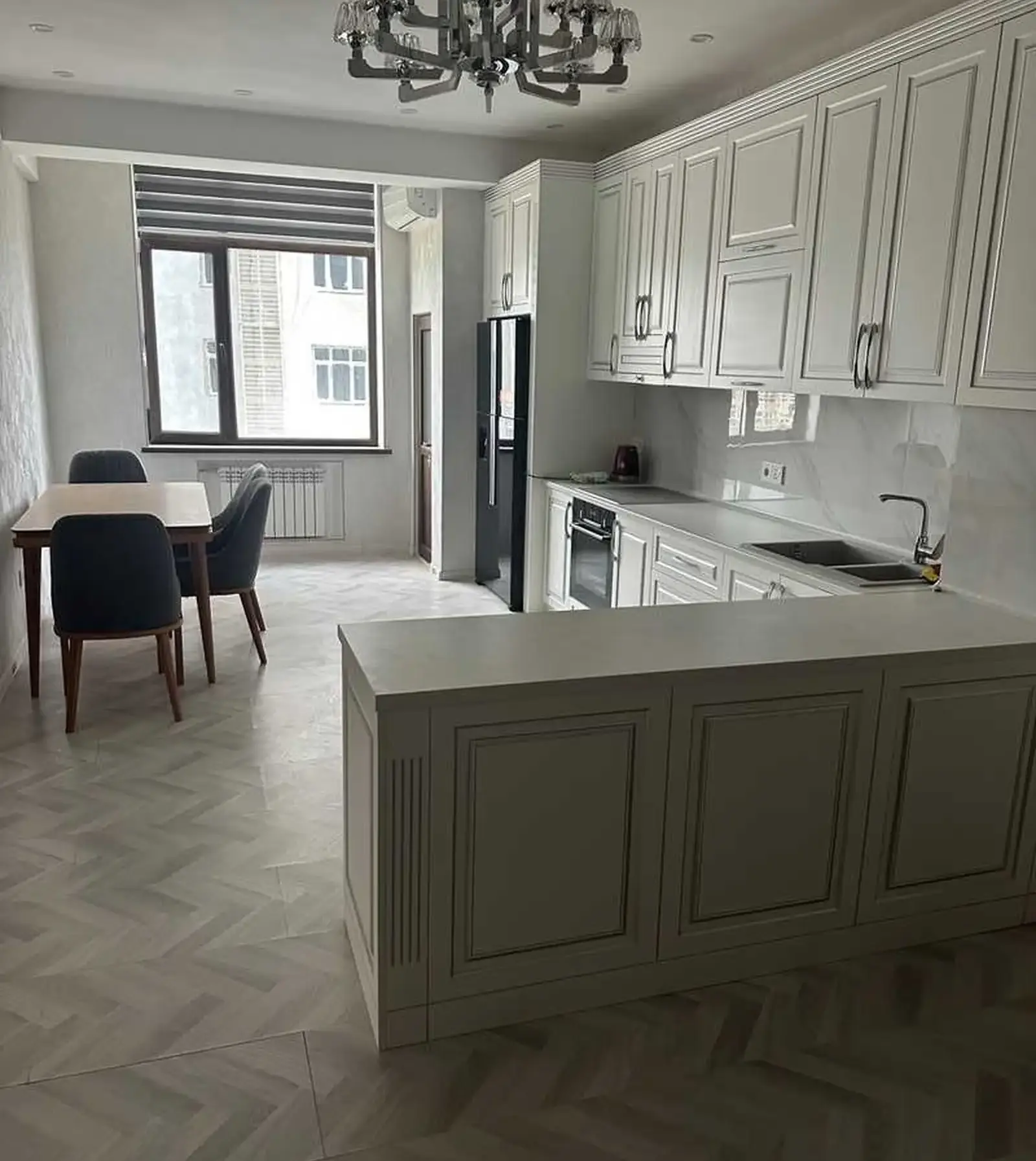 3-комн. квартира, 13 этаж, 150м², Исмоили Сомонӣ /Спартак доми Ёвар/
