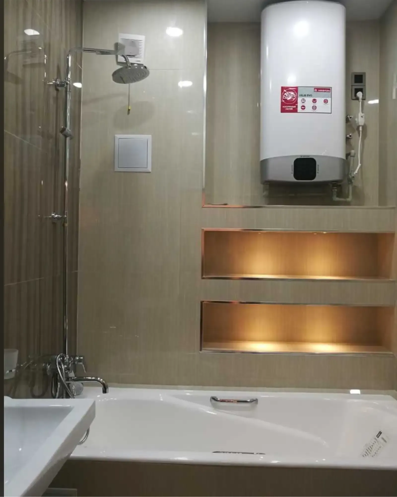 2-комн. квартира, 15 этаж, 54м², Шохмансур
