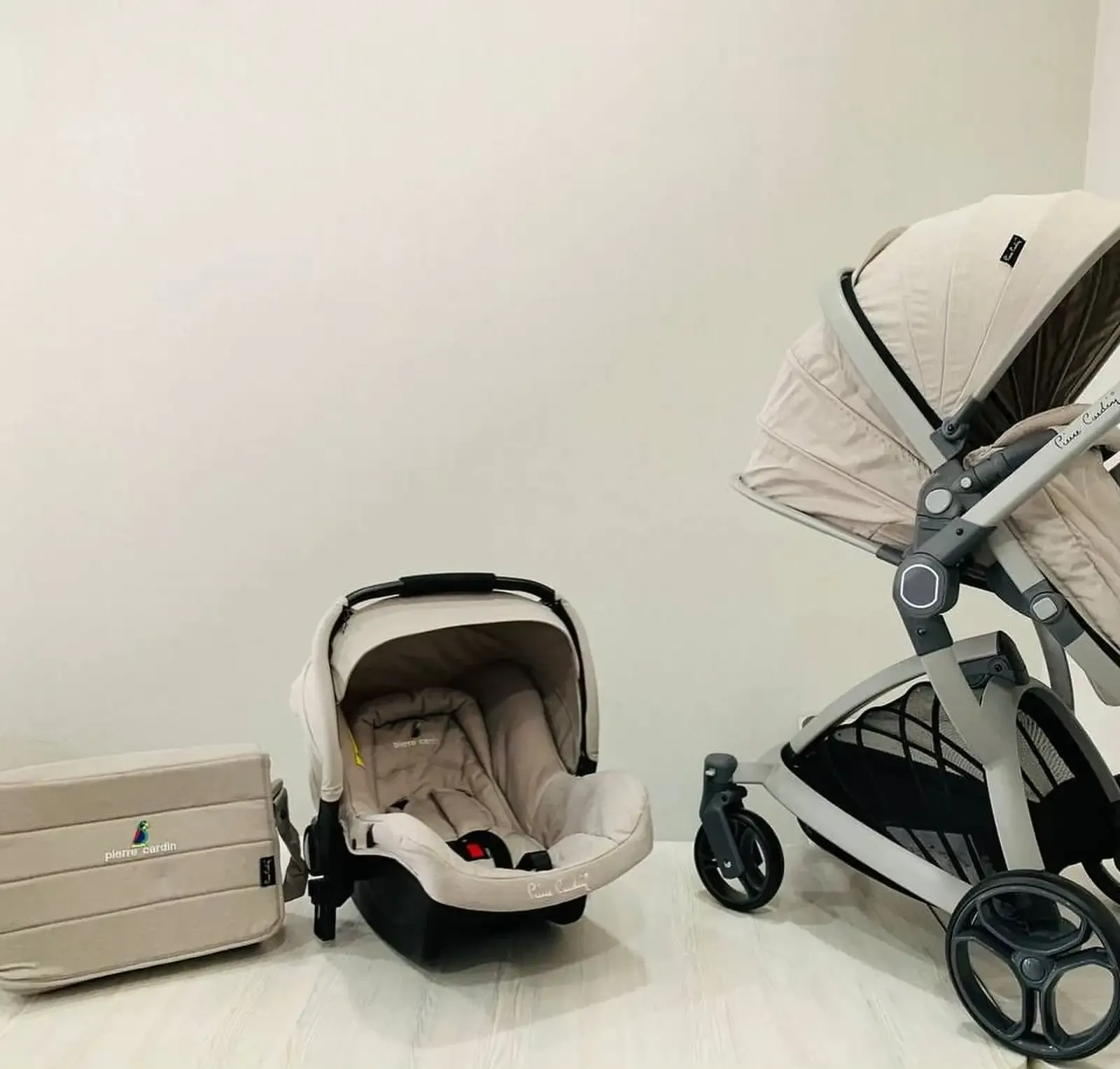 Коляска Pierre Cardin 3в1