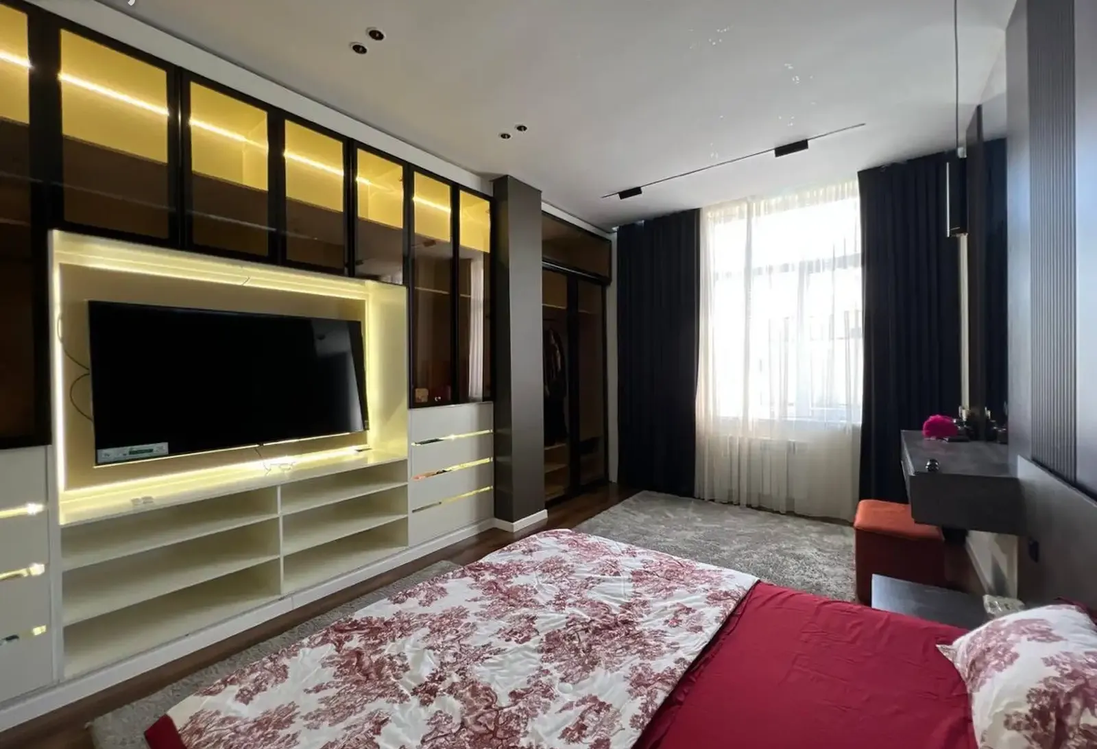 4-комн. квартира, 16 этаж, 140 м², Сино