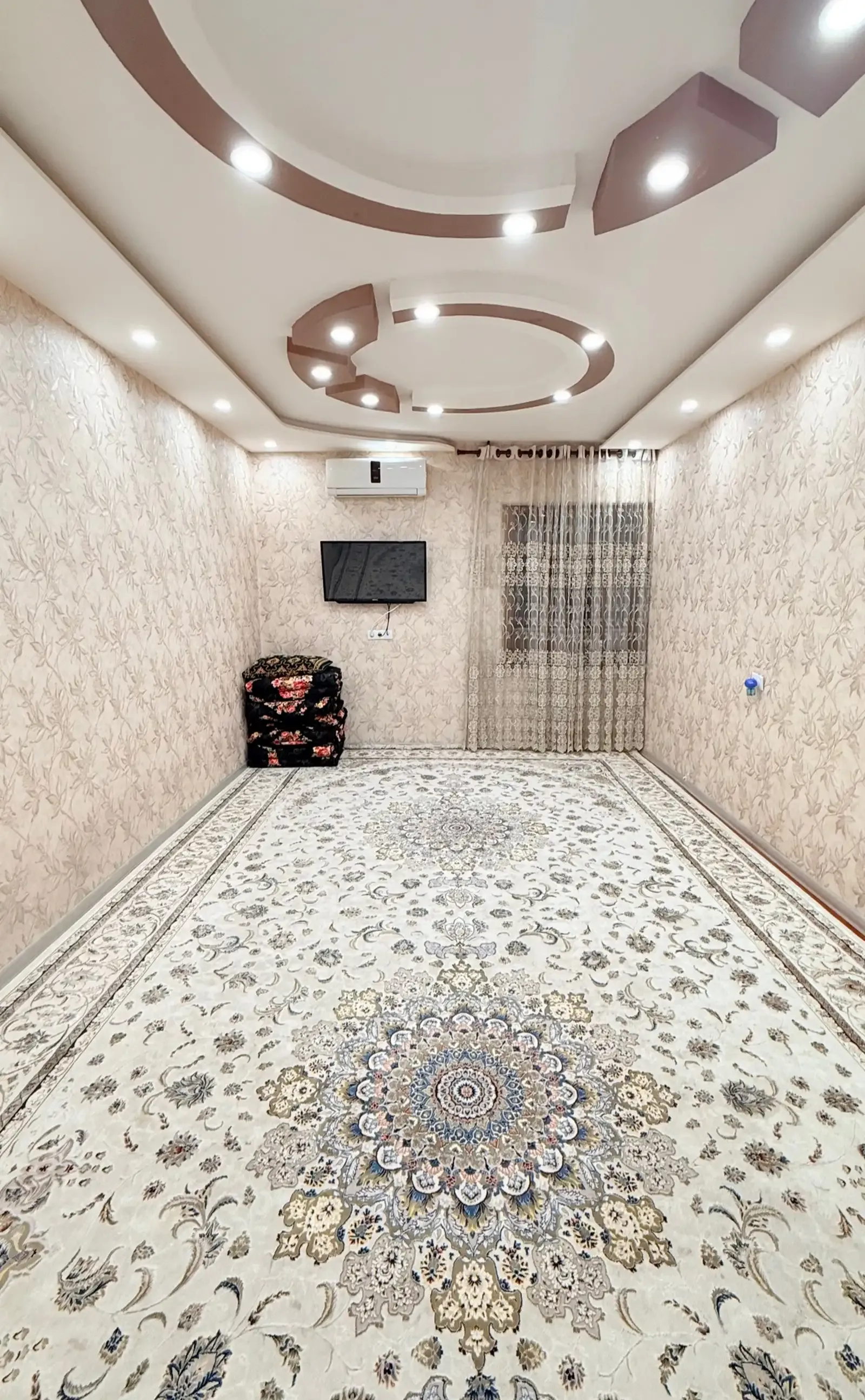 3-комн. квартира, 2 этаж, 65м², 84мкр, Ресторан «Тайга»