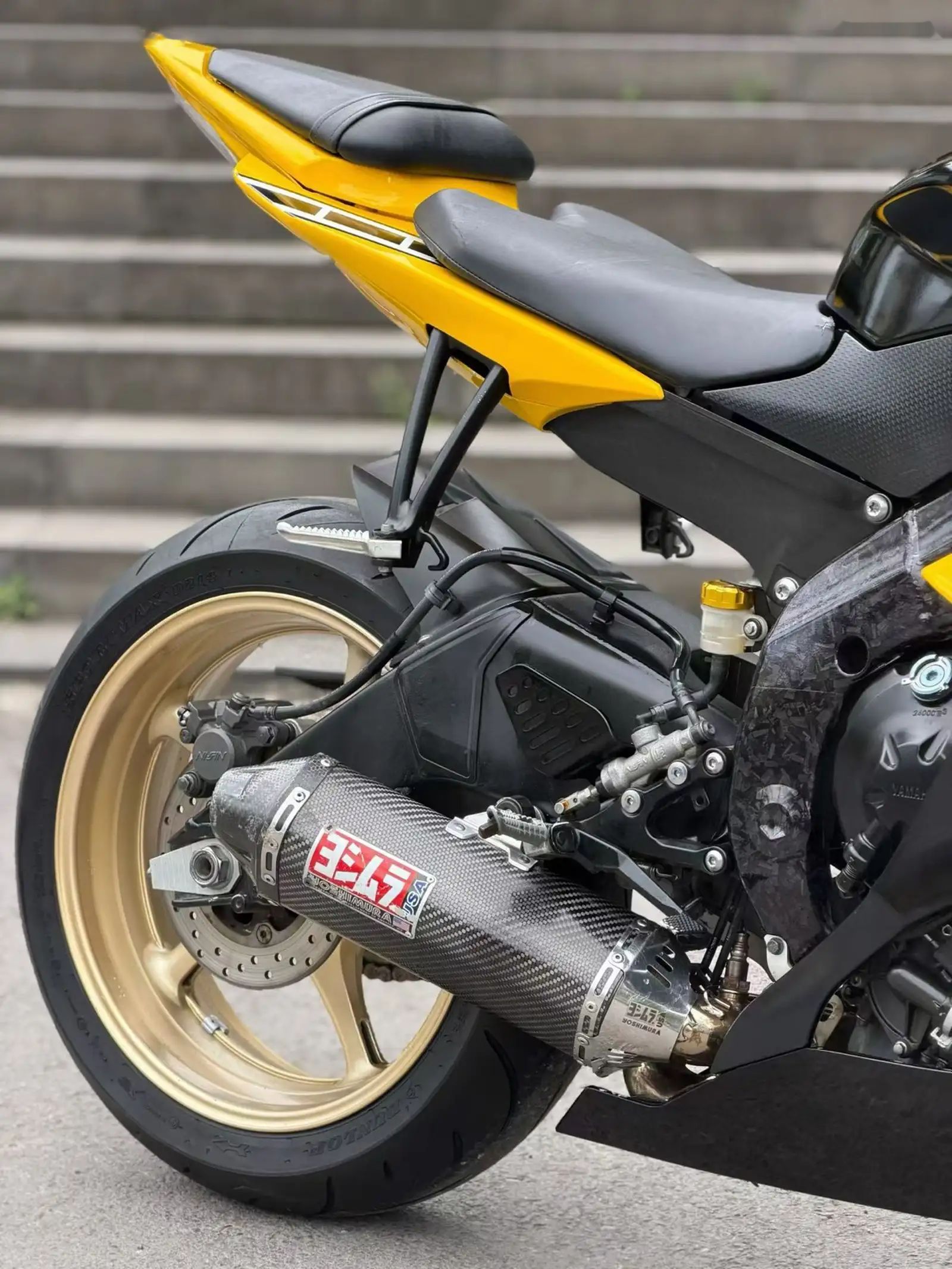 Мотоцикл YAMAHA R