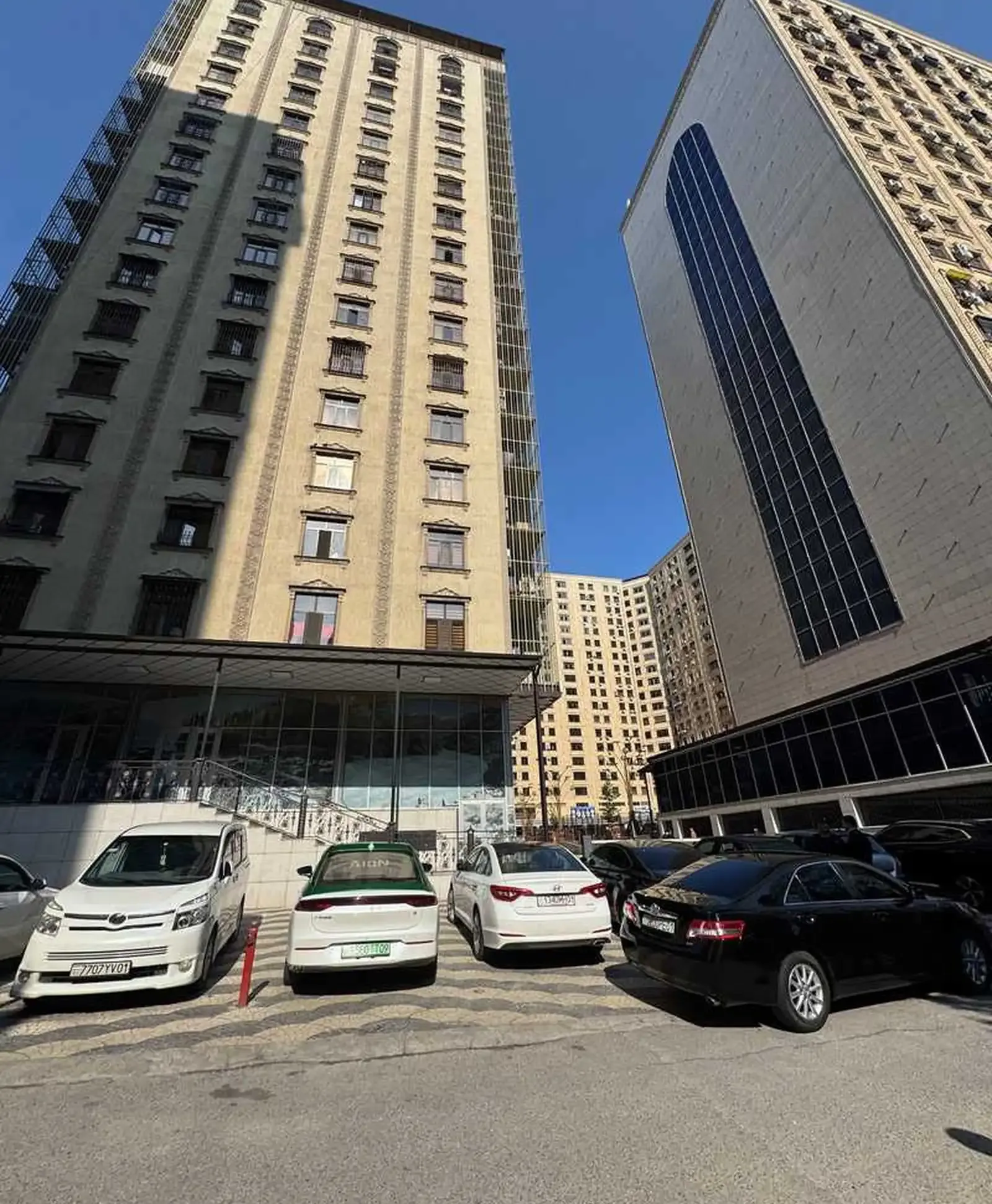 3-комн. квартира, 12 этаж, 122 м², И Сомони