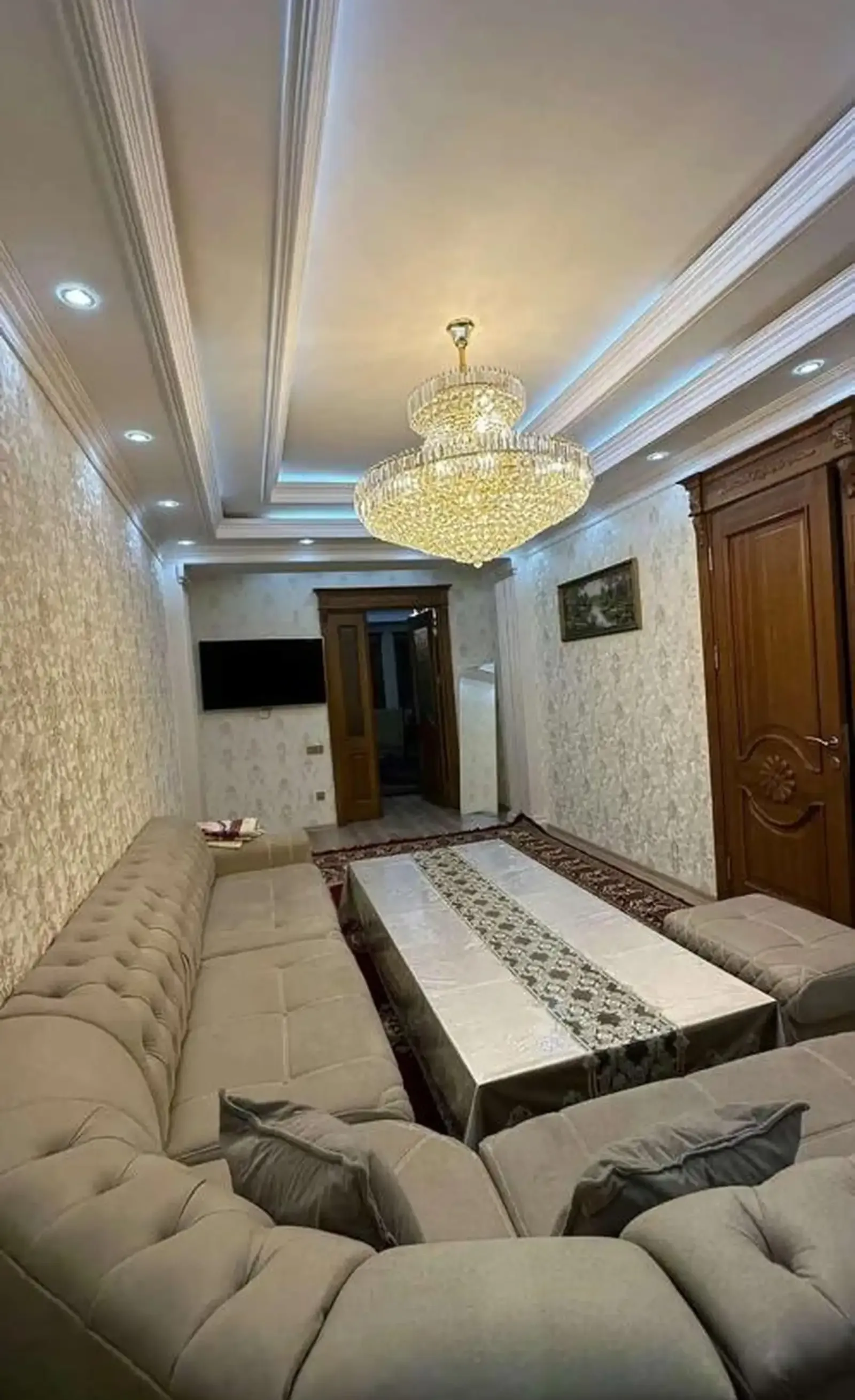 3-комн. квартира, 2 этаж, 130м², Сомони