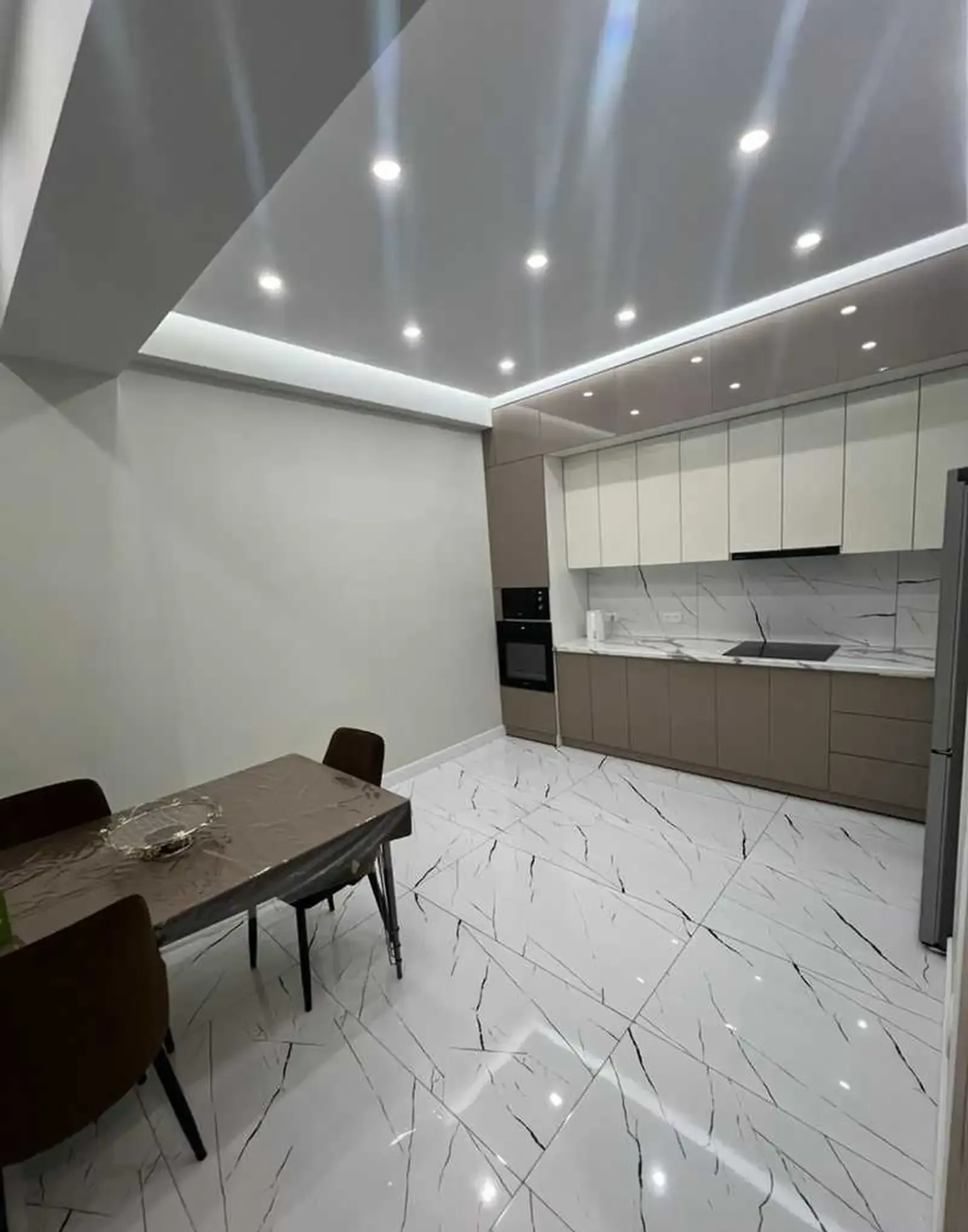2-комн. квартира, 5 этаж, 80м², Тц аниса