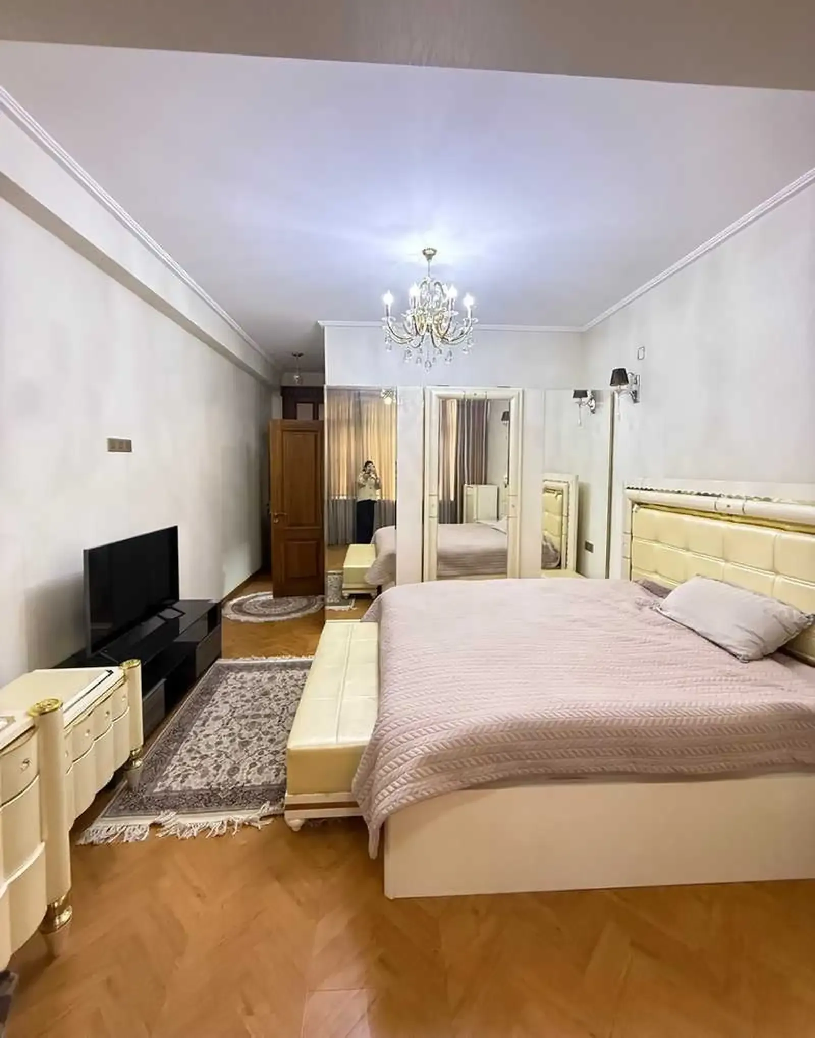 4-комн. квартира, 4 этаж, 252м², Пайкари Таможний.Дом Печать