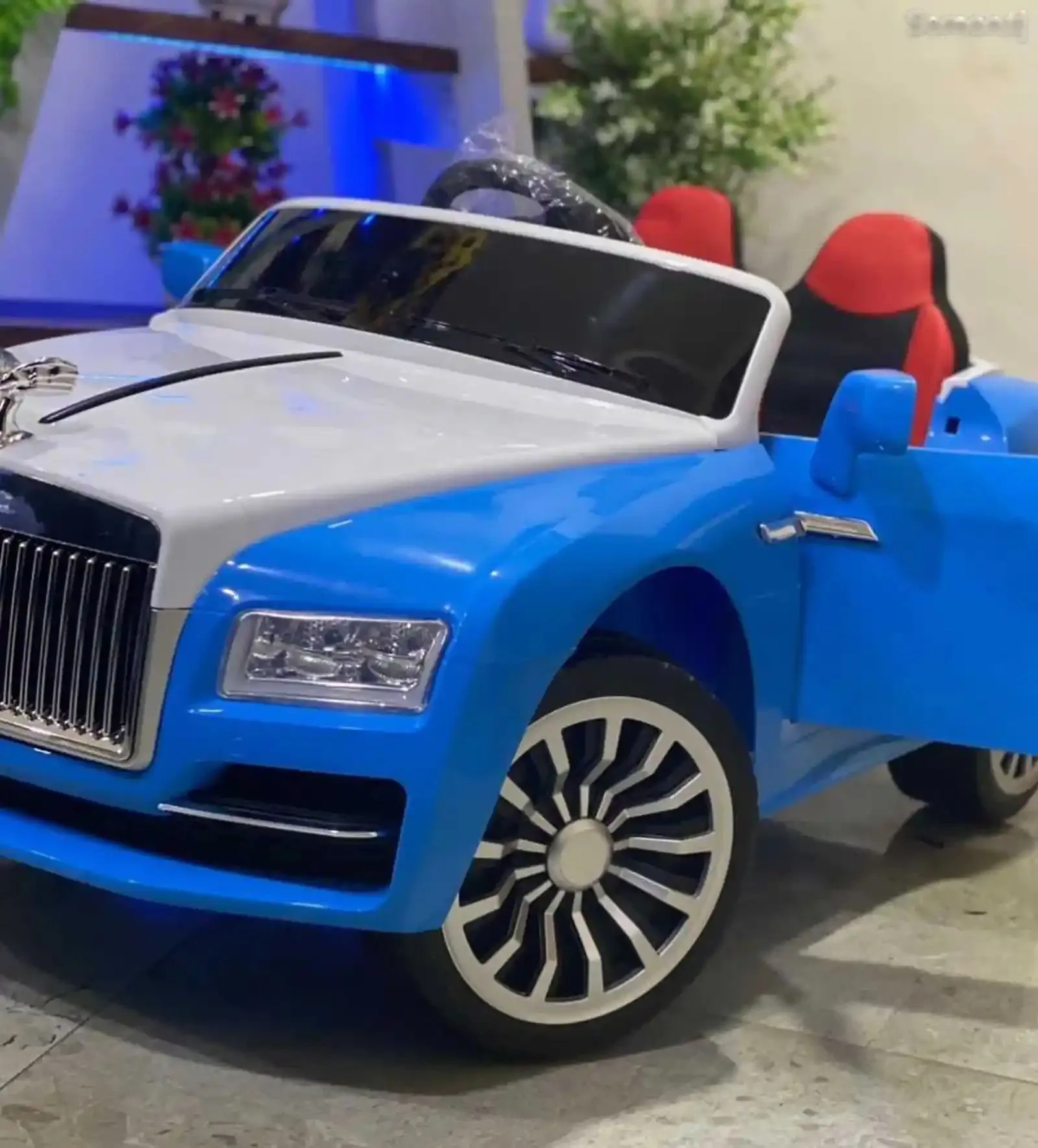 Детский электромобиль