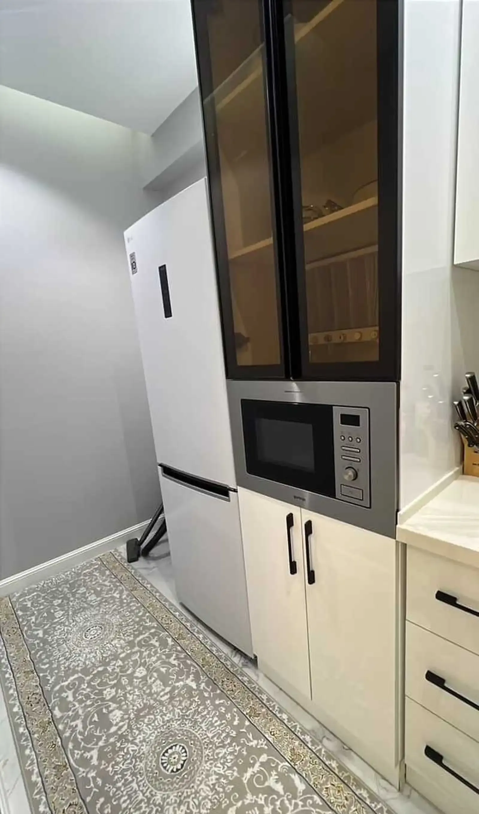 2-комн. квартира, 3 этаж, 52м², 46 мкр, Соҳили, бари доми Форел