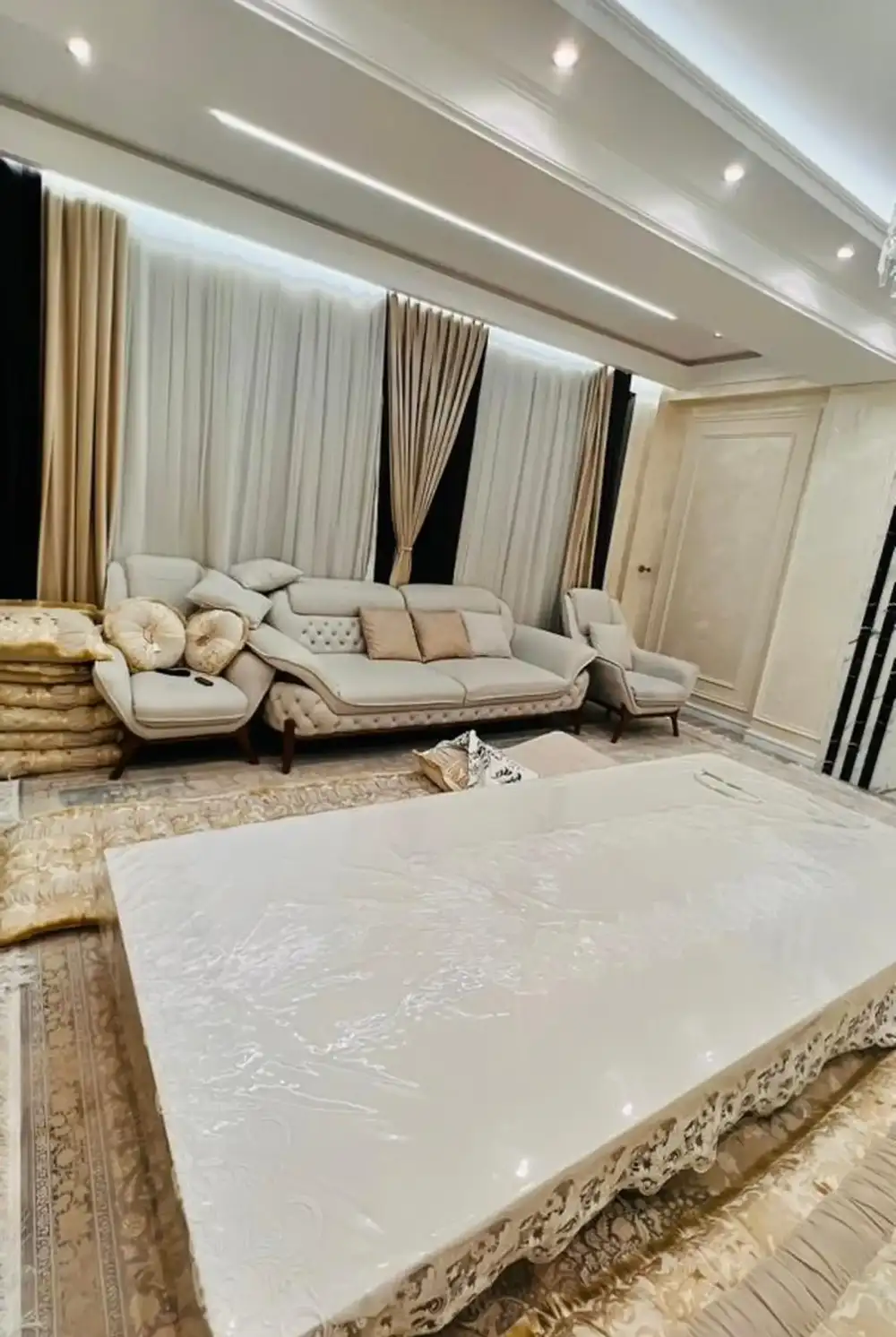 3-комн. квартира, 4 этаж, 140м², Шохмансур ру баруи Зелёный бозор доми Валберис Наздикии Садбарг
