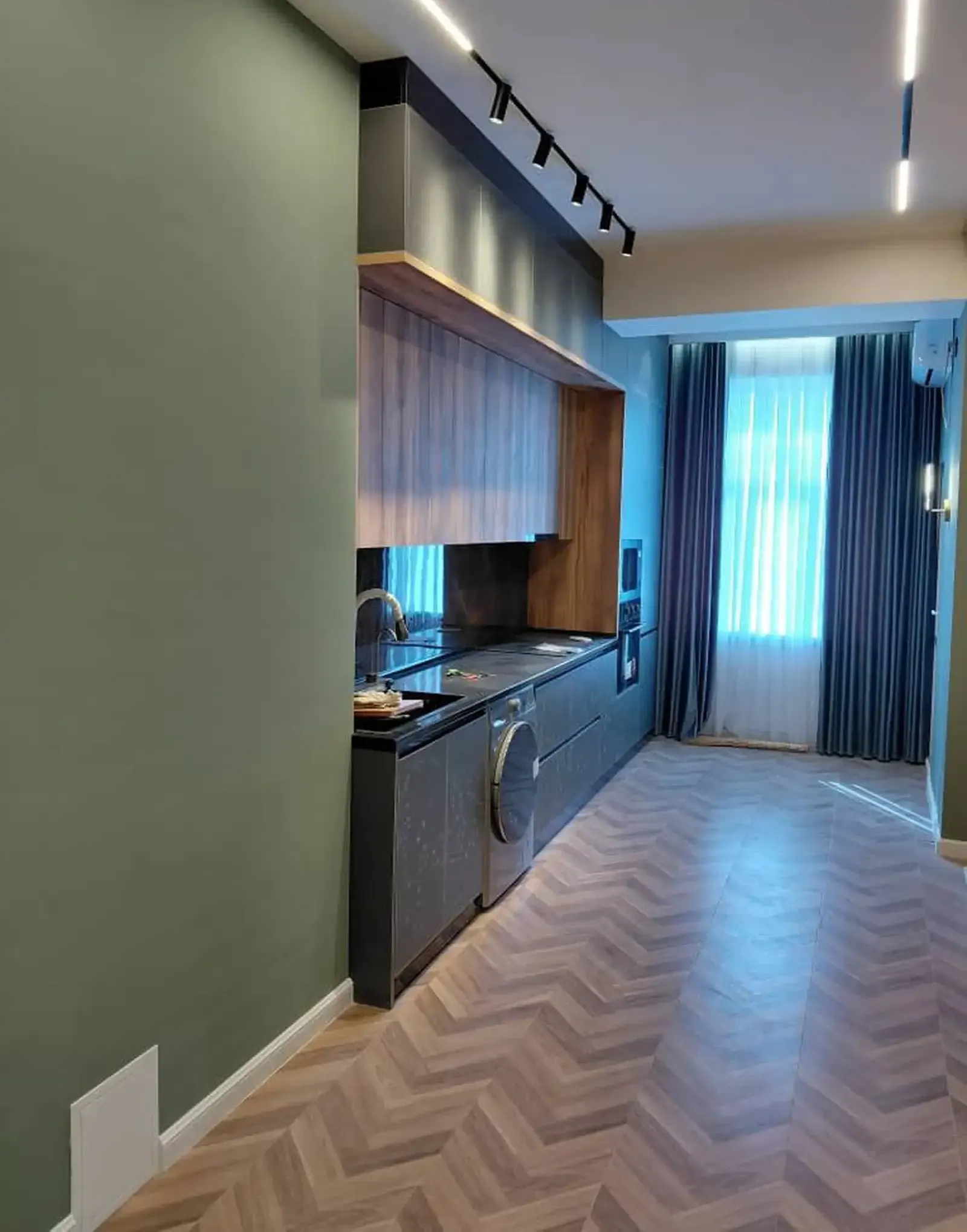3-комн. квартира, 6 этаж, 85 м², Цирк