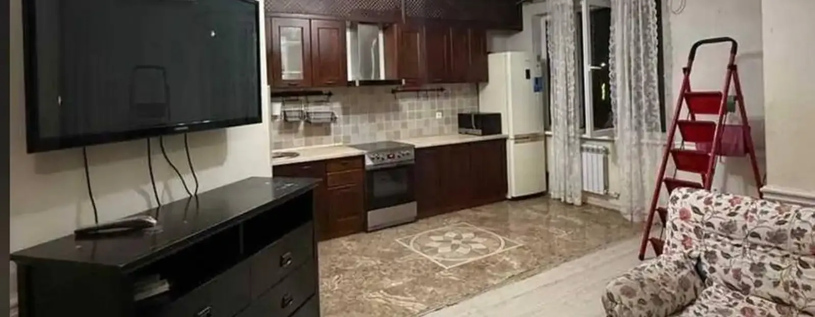 3-комн. квартира, 2 этаж, 100м², Сино