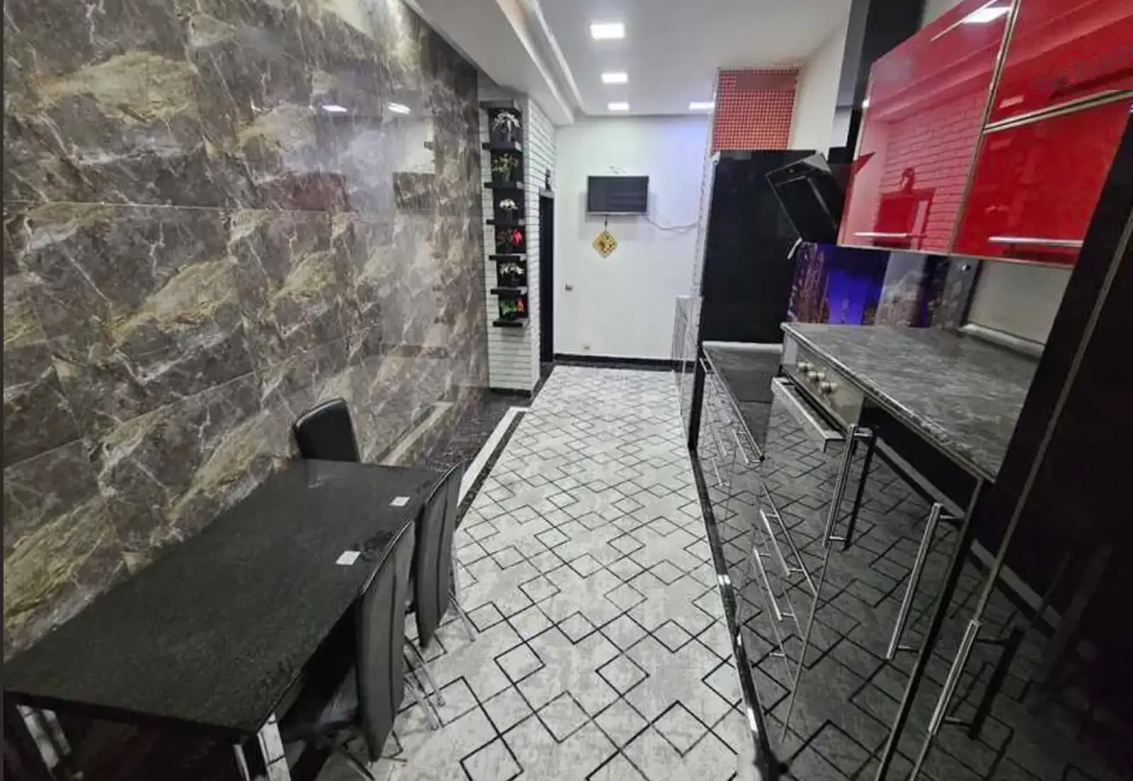 3-комн. квартира, 3 этаж, 100м², сино