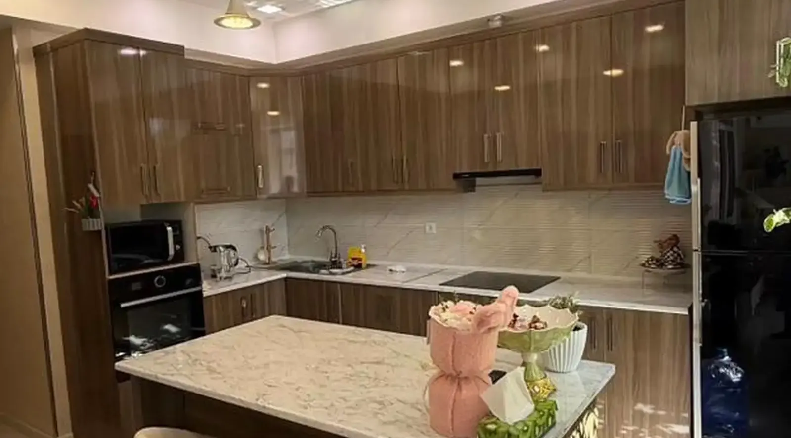4-комн. квартира, 5 этаж, 200м², Сомони