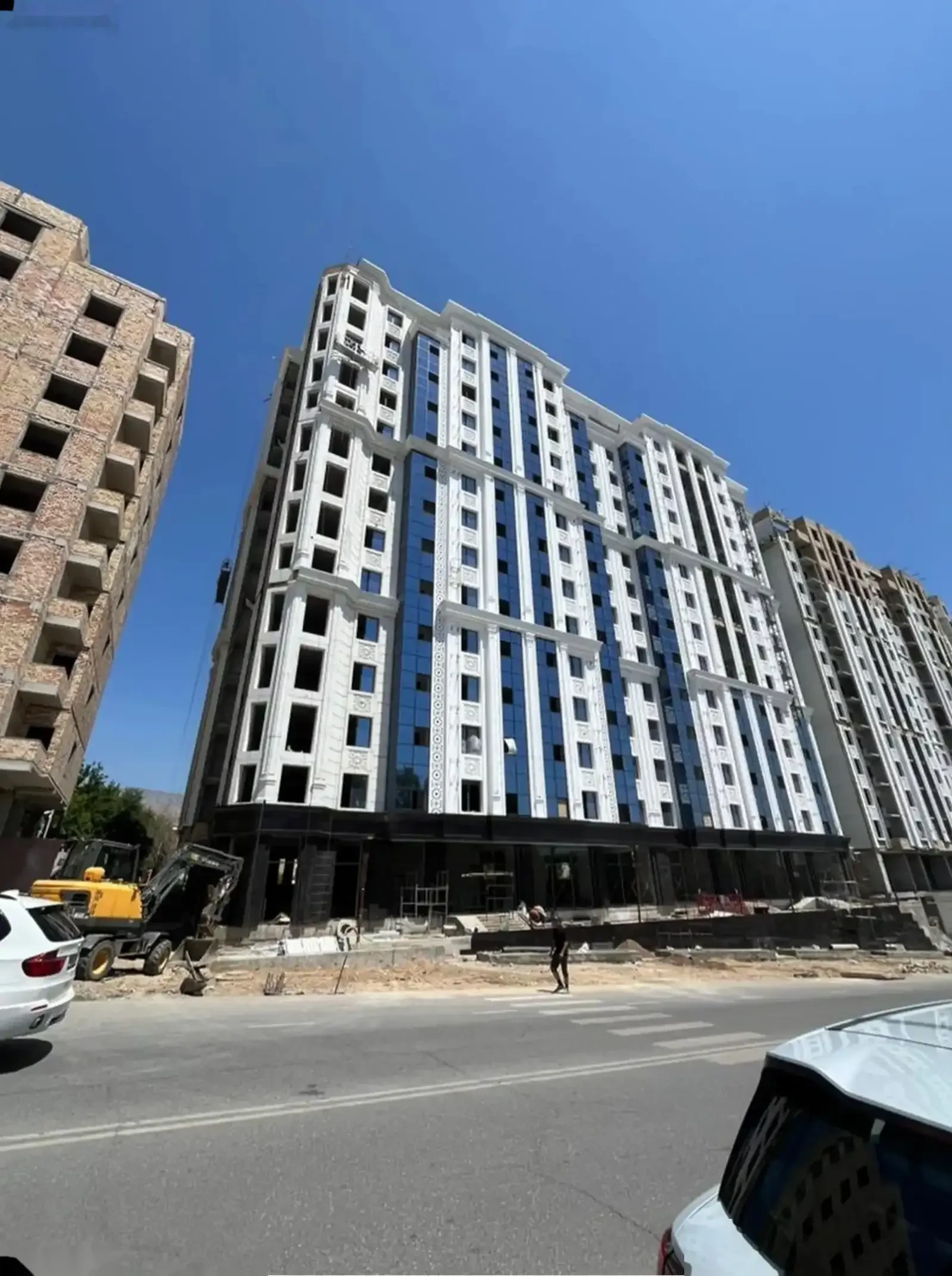3-комн. квартира, 10 этаж, 100 м², 13 мкр Сафо — фото 2