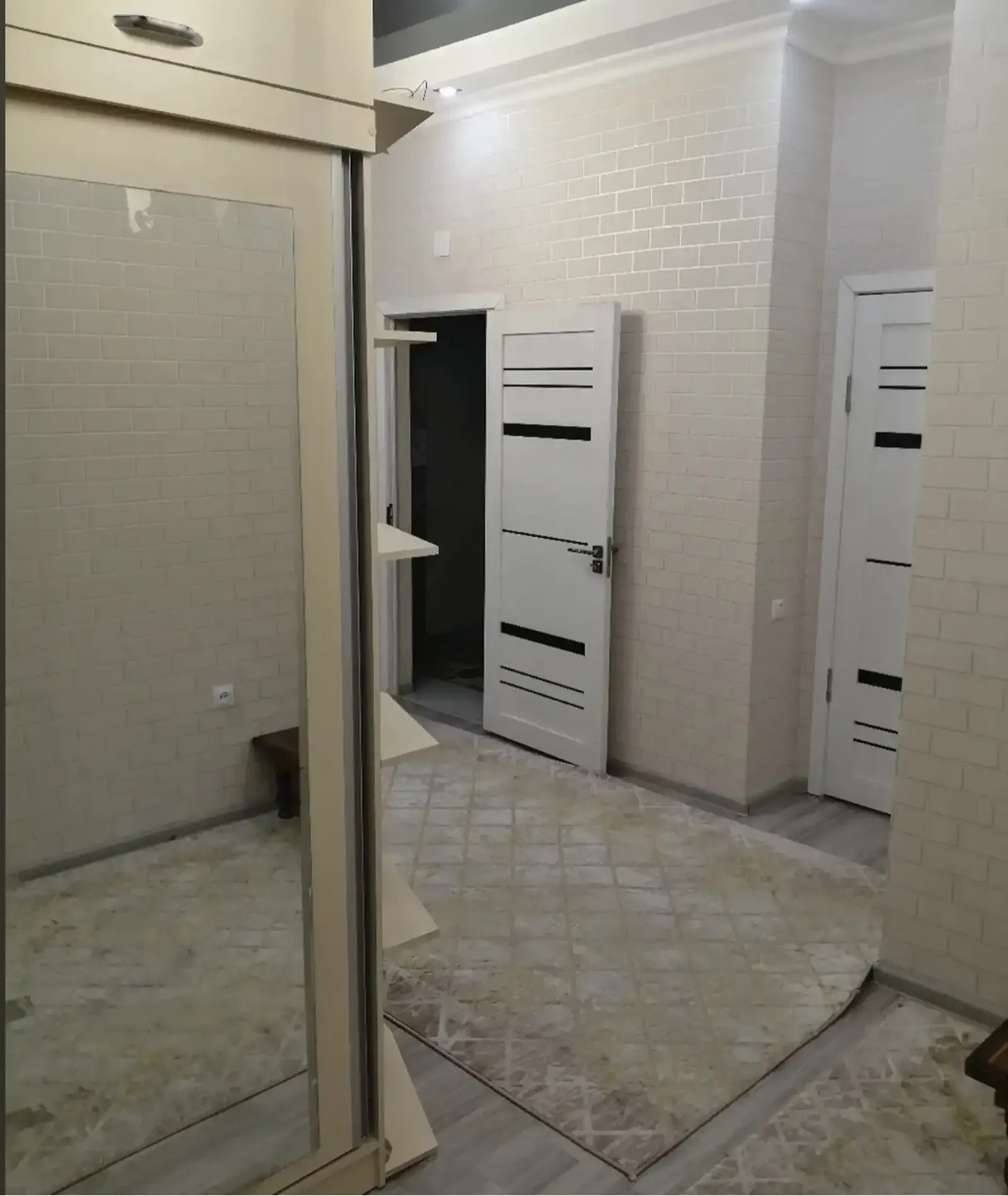 2-комн. квартира, 1 этаж, 78м², сино