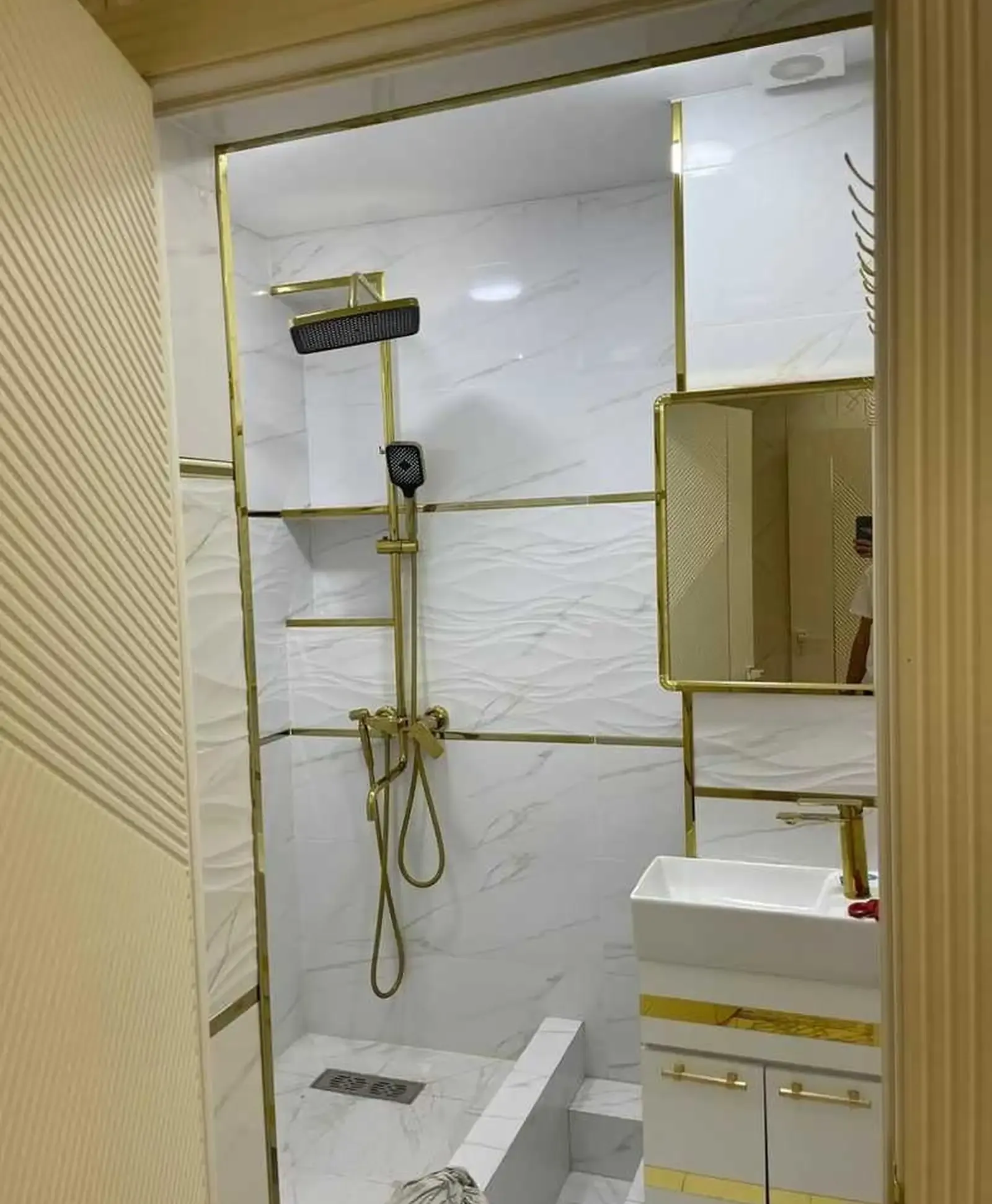 2-комн. квартира, 5 этаж, 65м², сино