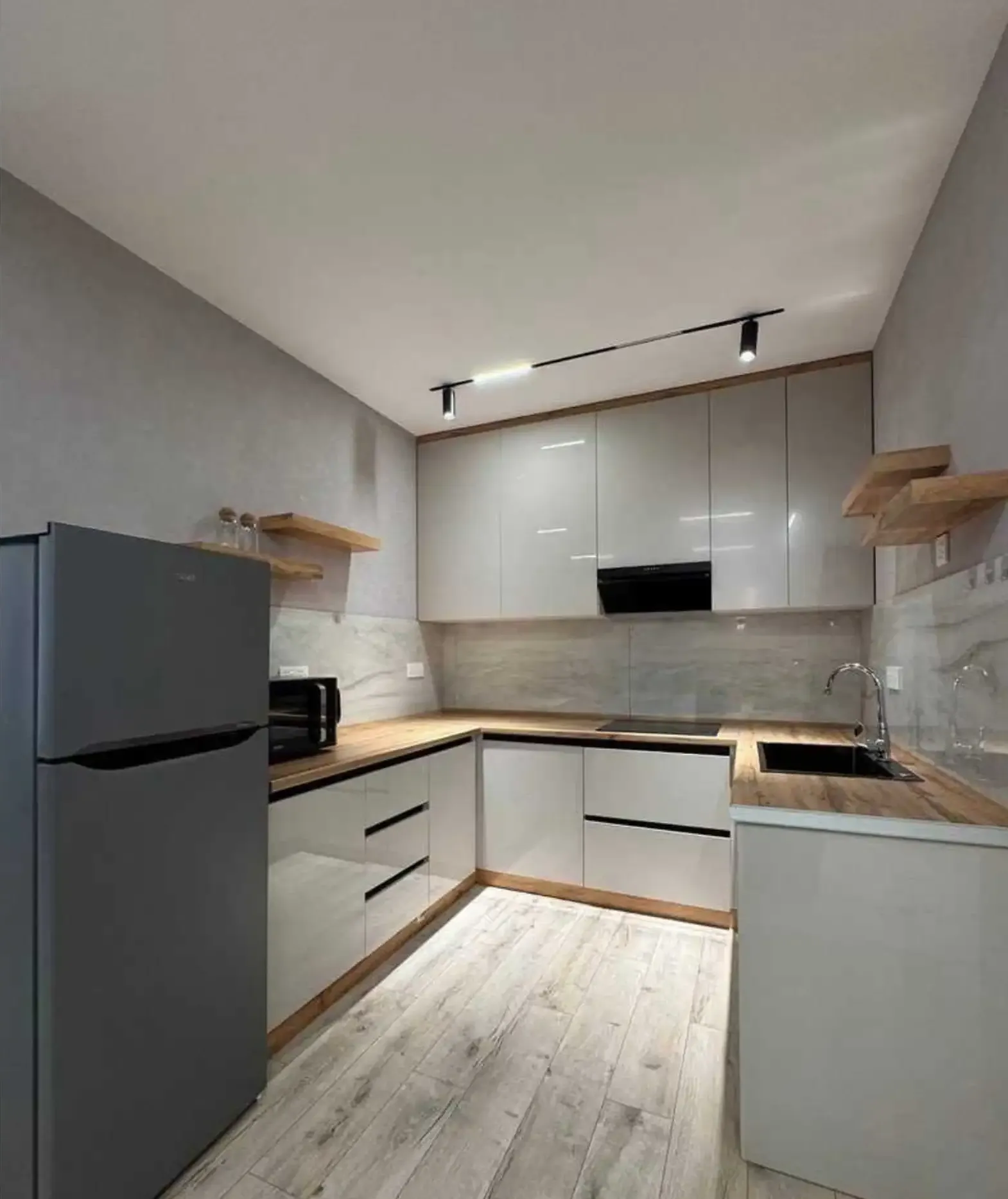 2-комн. квартира, 8 этаж, 70м², овир