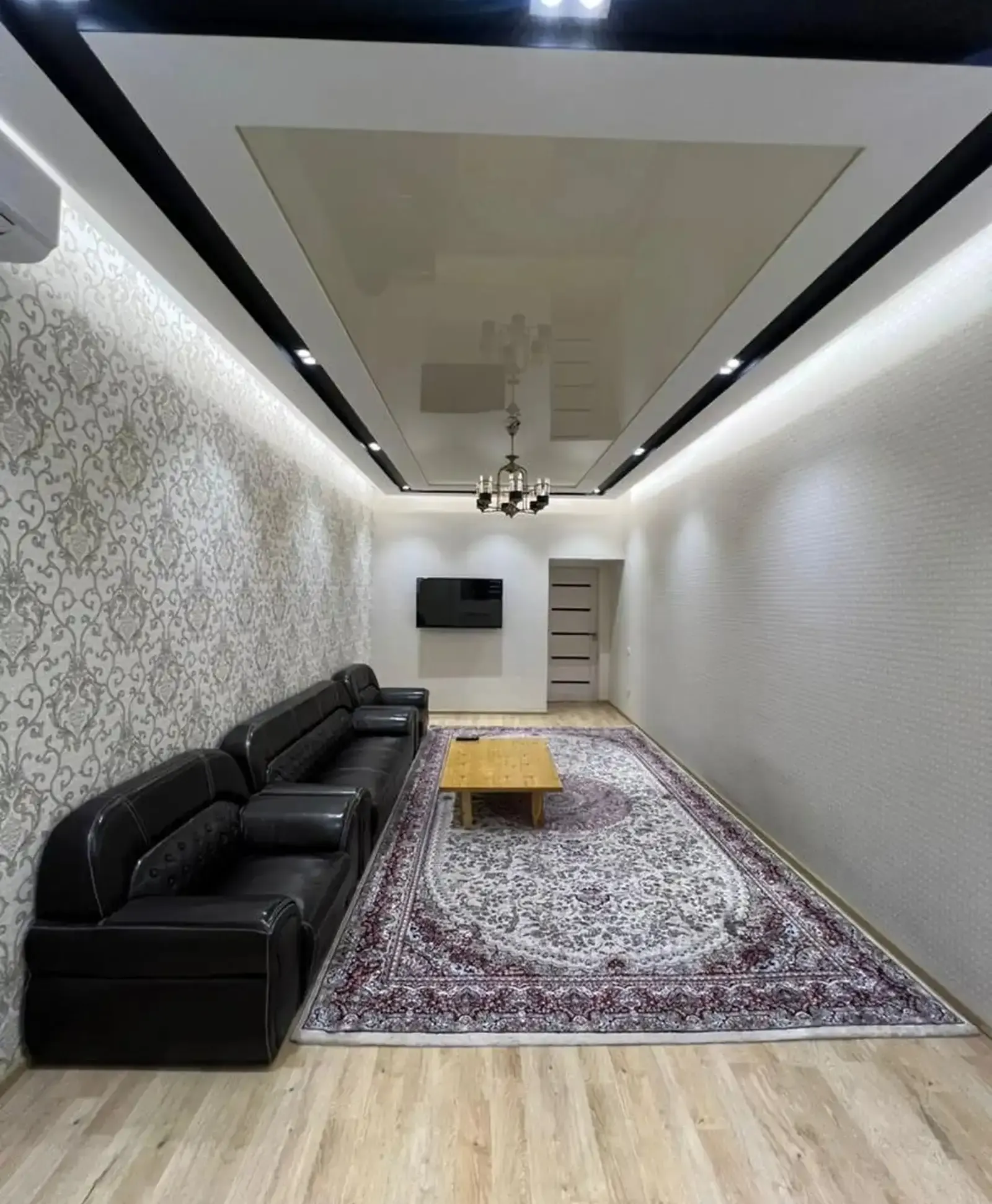3-комн. квартира, 3 этаж, 125м², Ориёнбанк главный