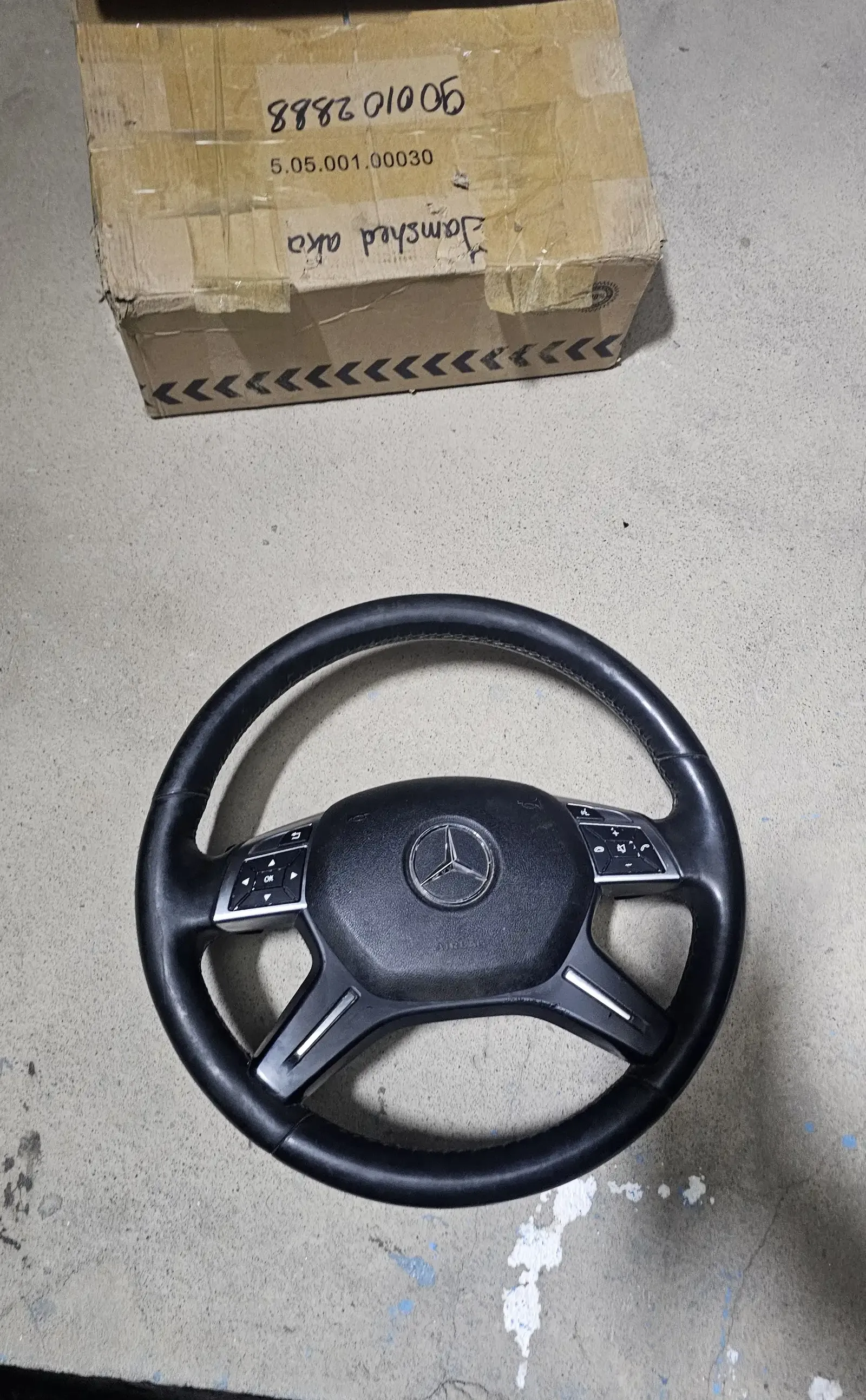 Руль от Mercedes-Benz
