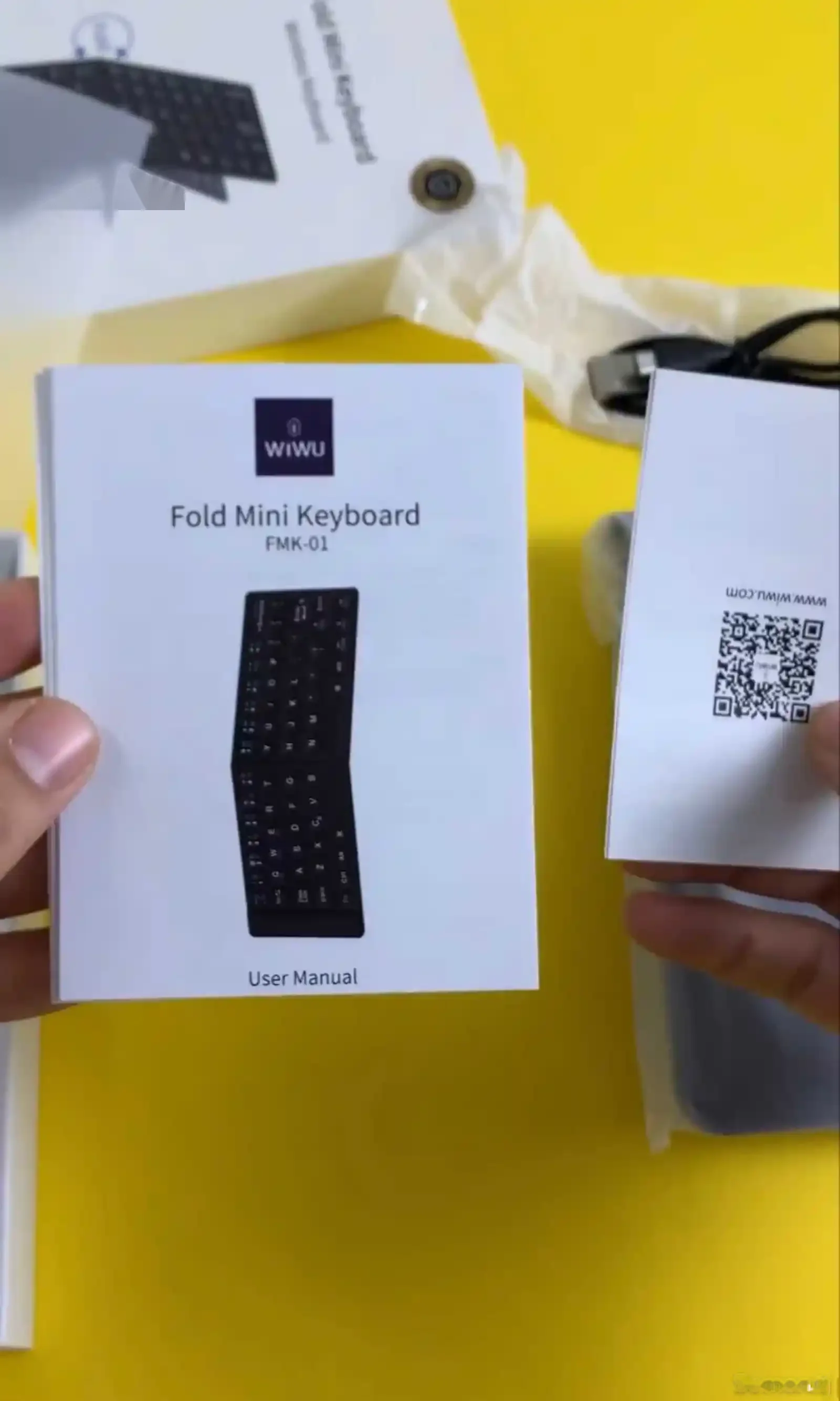 Складная Bluetooth-клавиатура WIWU