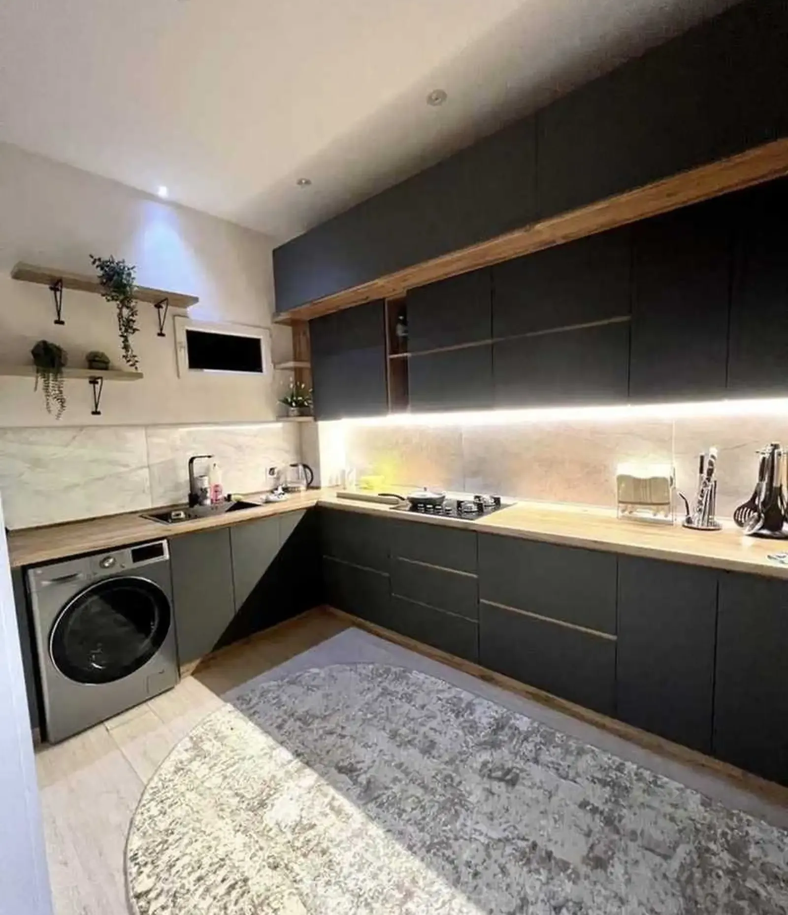 4-комн. квартира, 9 этаж, 200м², Садбарг, доми Гелос