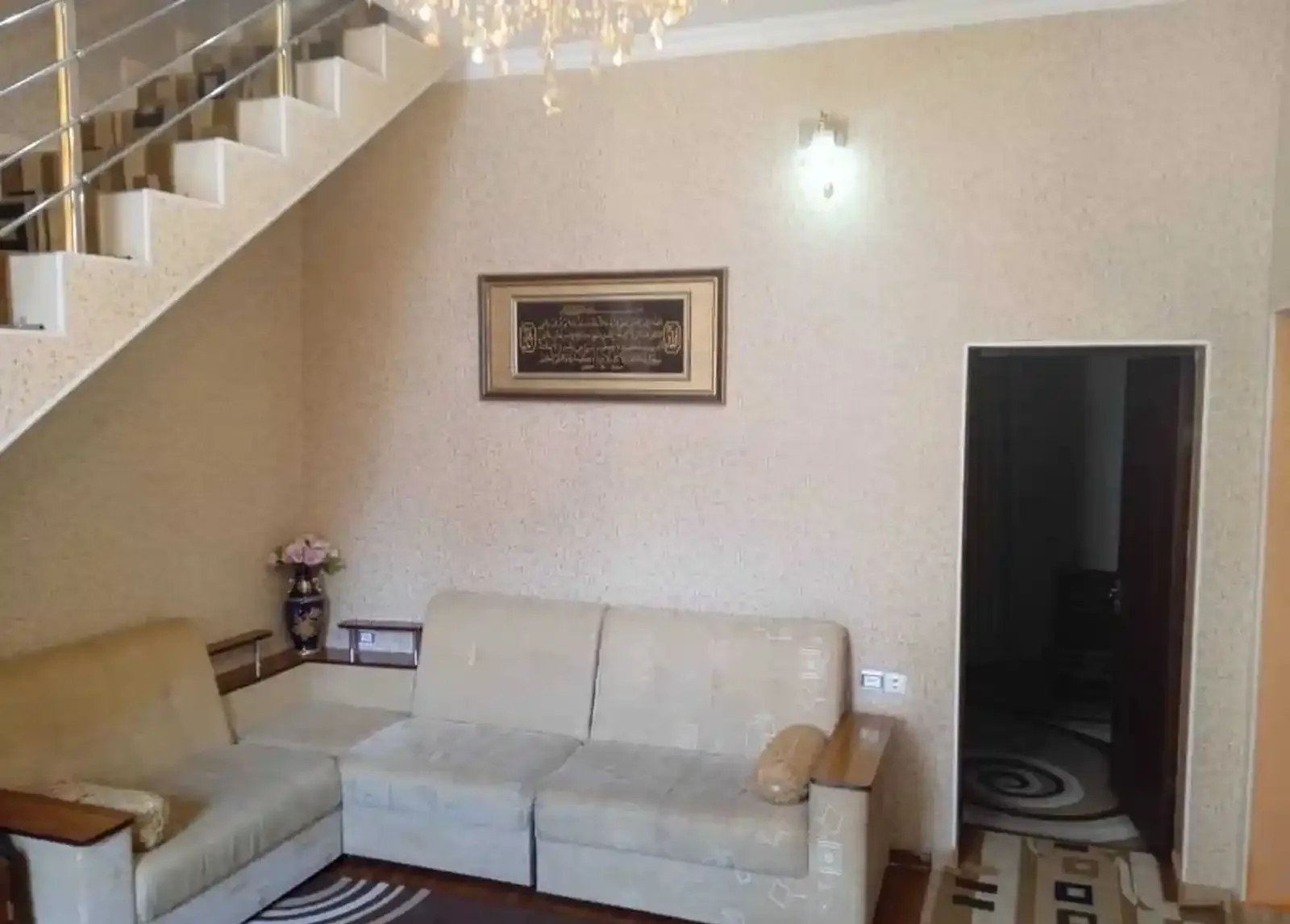 2-этажный, 7 комнатный дом, 260 м², Роддом 1