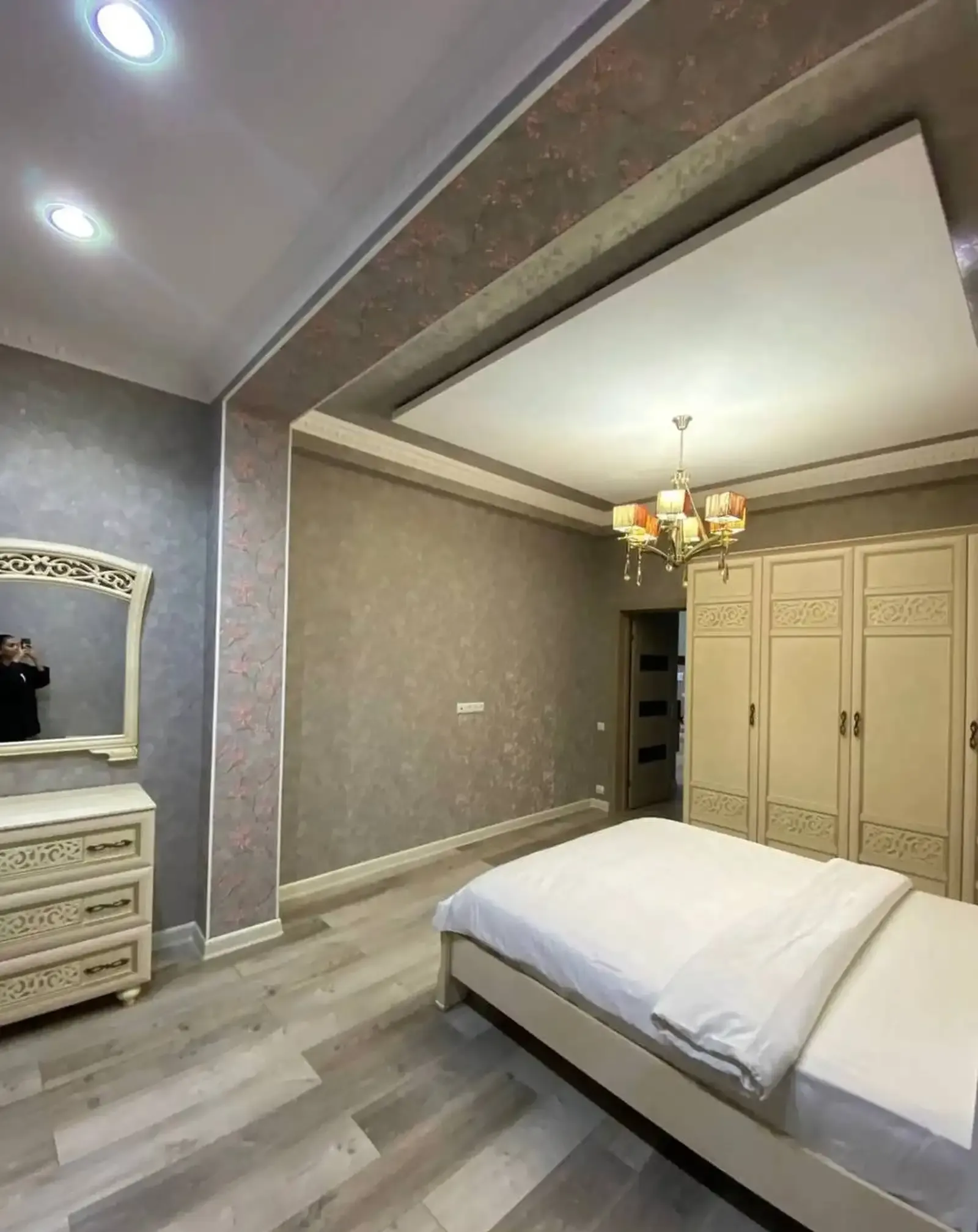 2-комн. квартира, 10 этаж, 100 м², Голубой экран