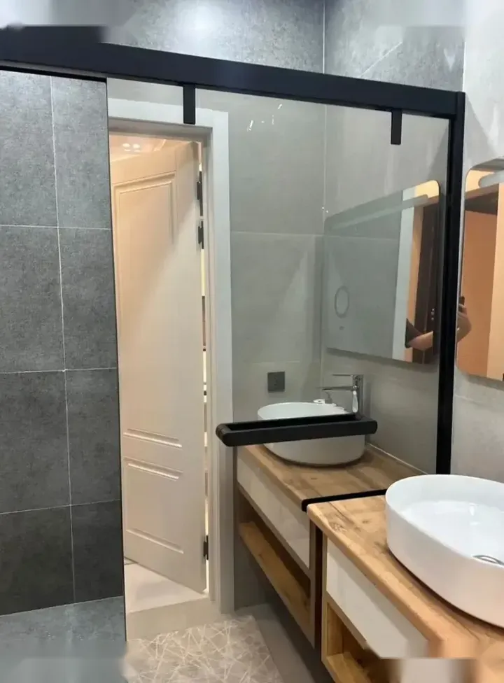 2-комн. квартира, 10 этаж, 81м², Шохмансур