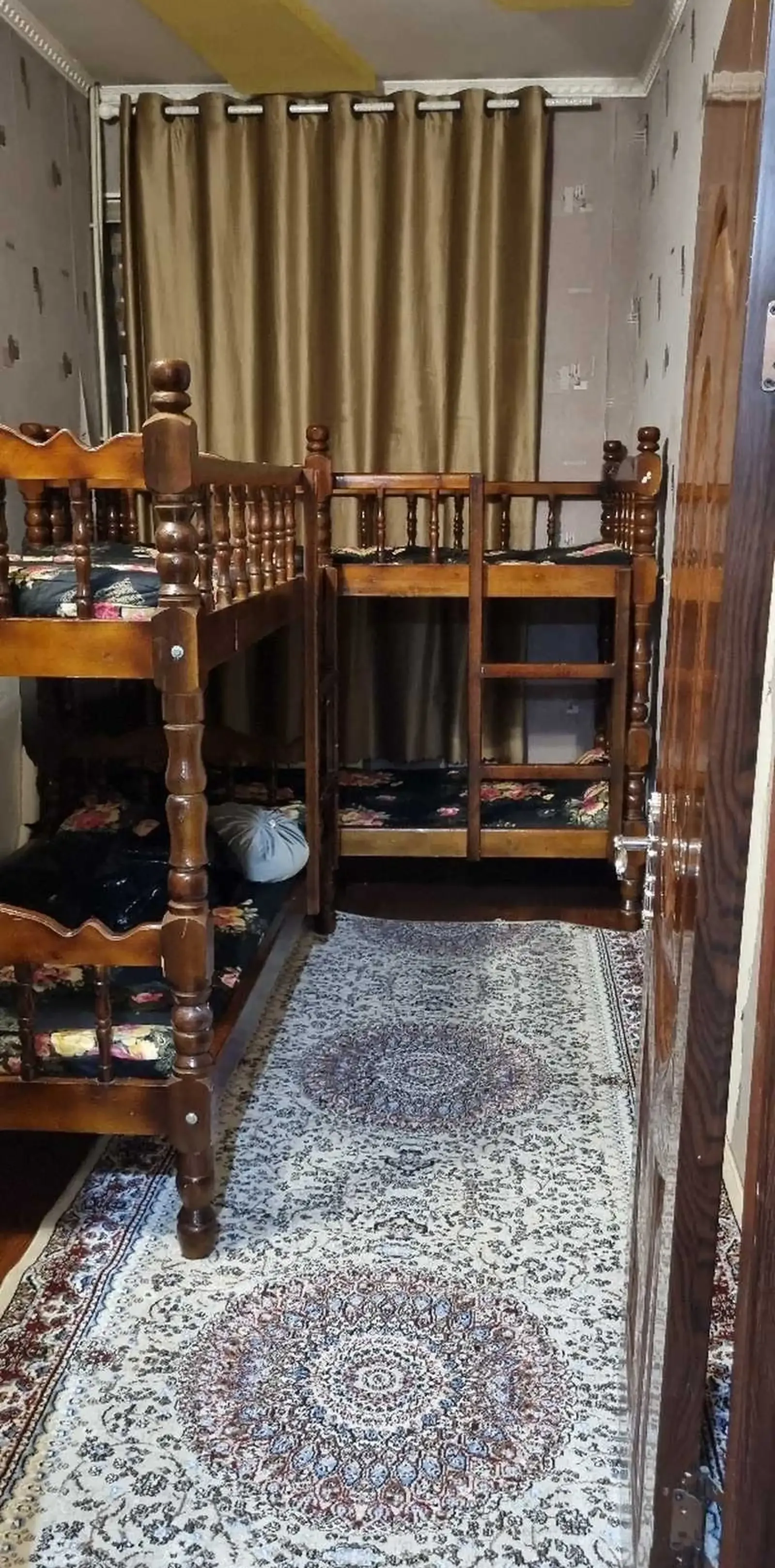 3-комн. квартира, 1 этаж, 105м², Зарафшон, Поликлинка № 14