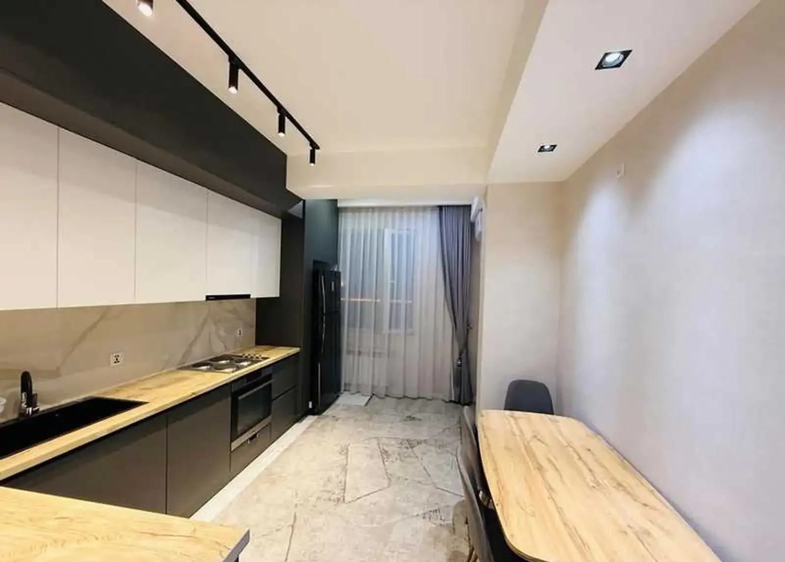 3-комн. квартира, 12 этаж, 112м², 112мкр доми Пайкар