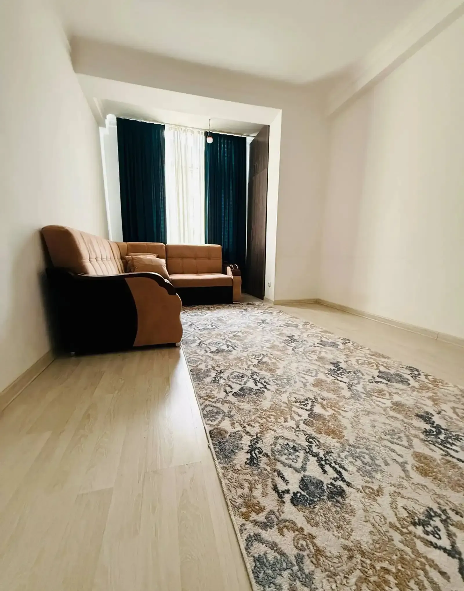 2-комн. квартира, 7 этаж, 65м², 112 мкр  Кафеи Суман