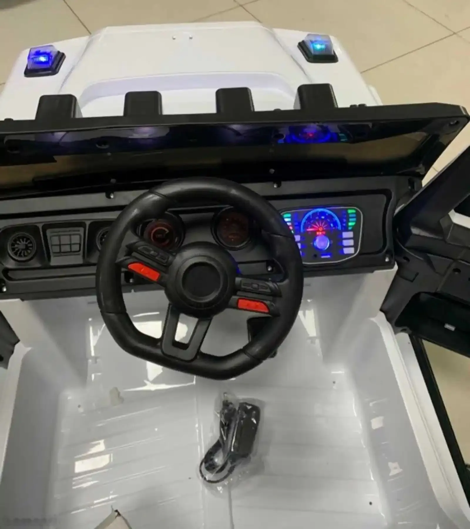 Детский электромобиль